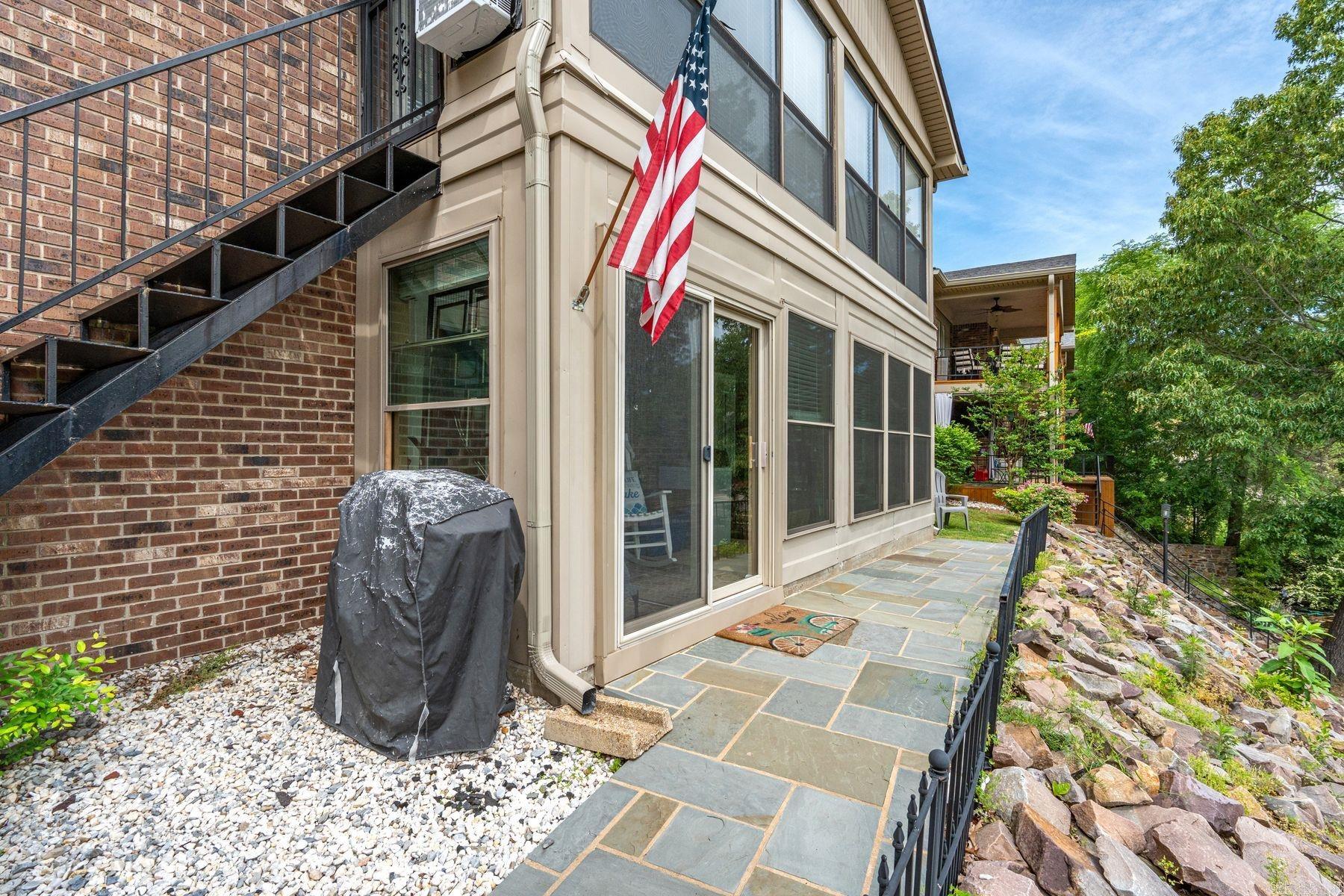 WESTPORT BAY TOWN HOUSE - Residential