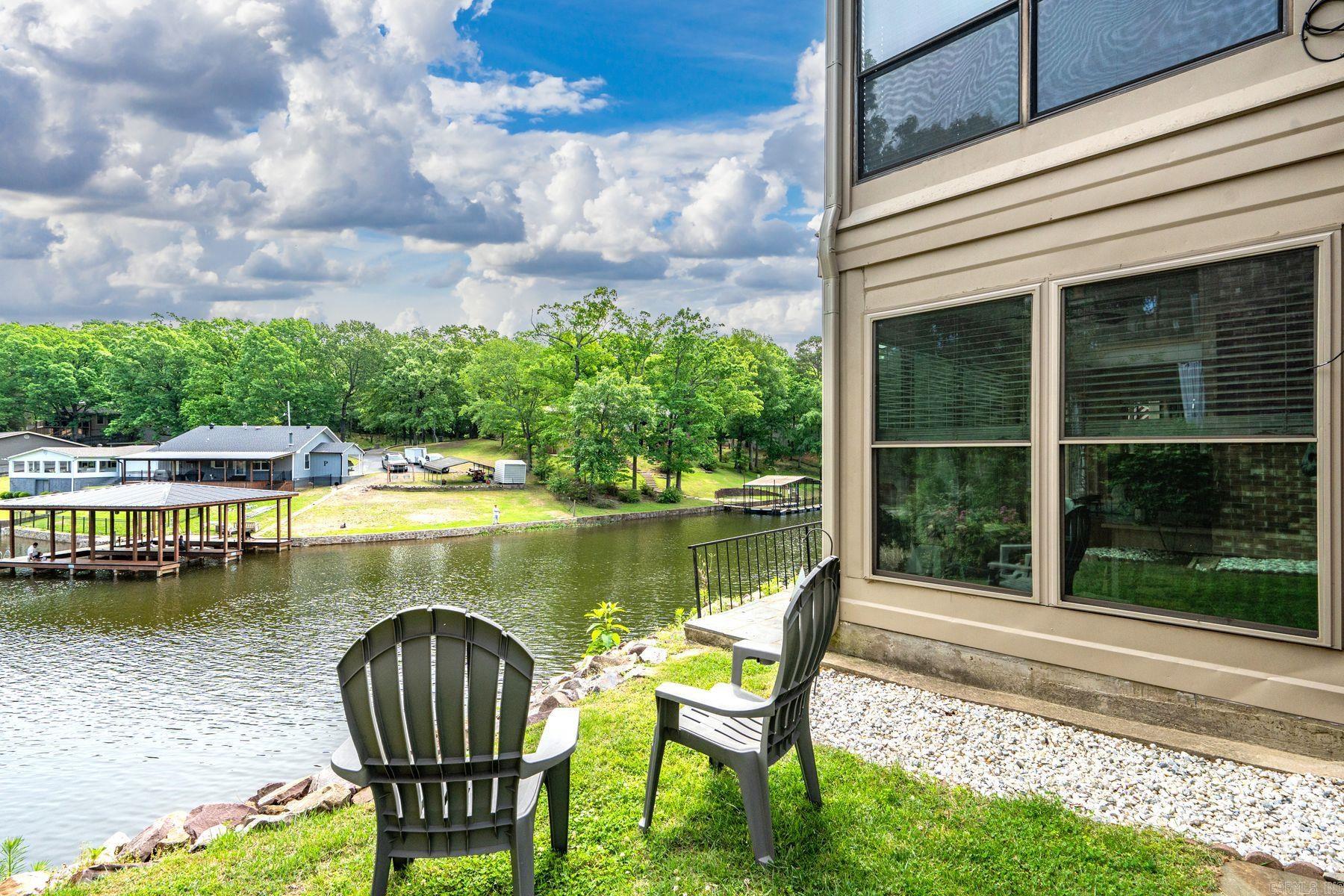 WESTPORT BAY TOWN HOUSE - Residential