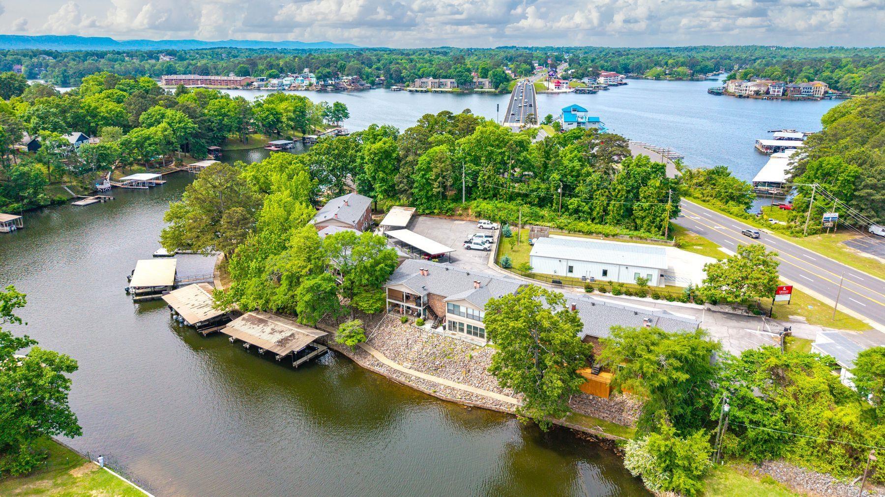 WESTPORT BAY TOWN HOUSE - Residential