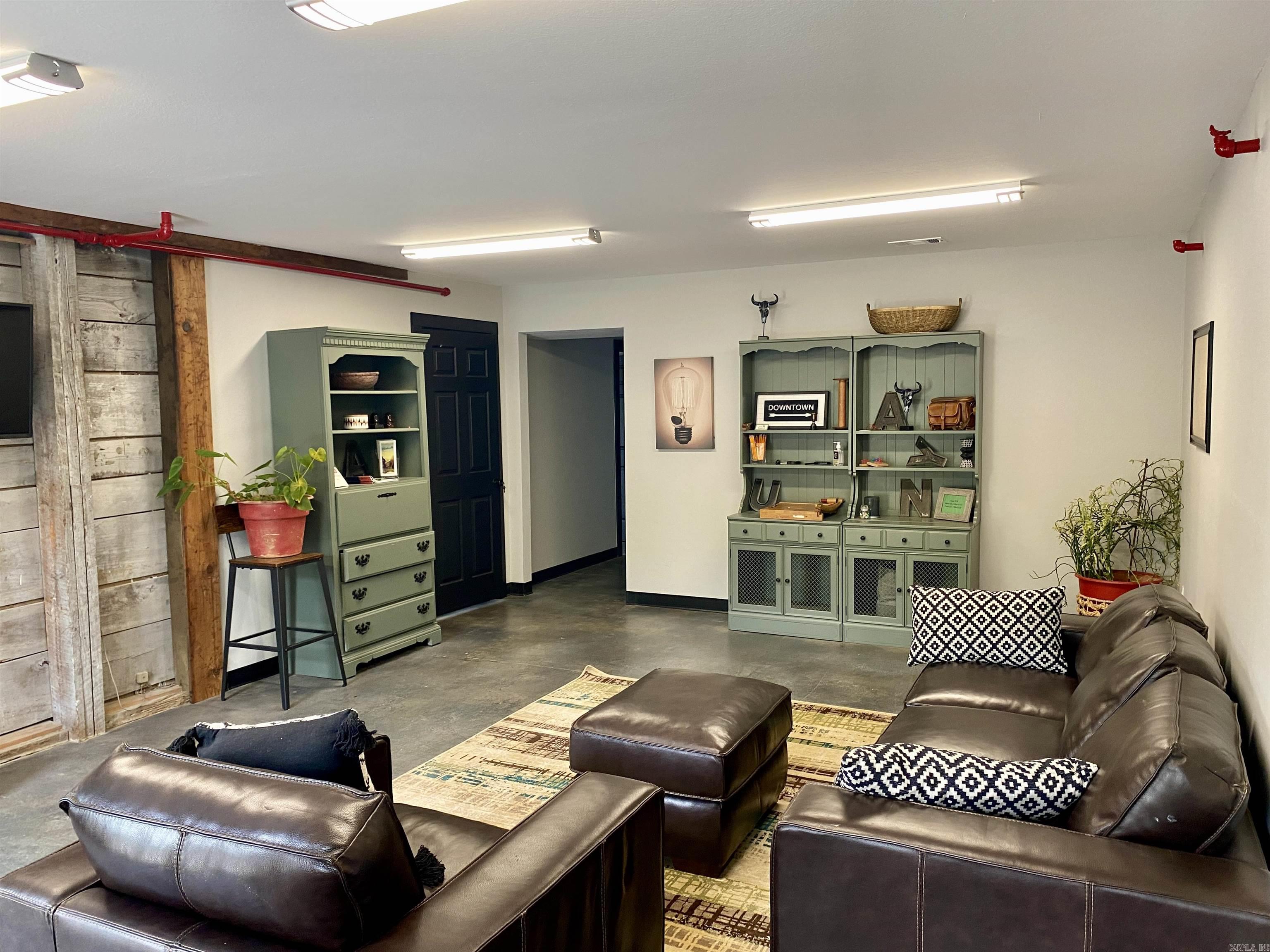 Metes & Bounds - Commercial Sale