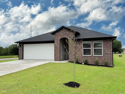 Photo of 4324 Sloan Drive, Bryant, AR 72002 (MLS # 26014737)