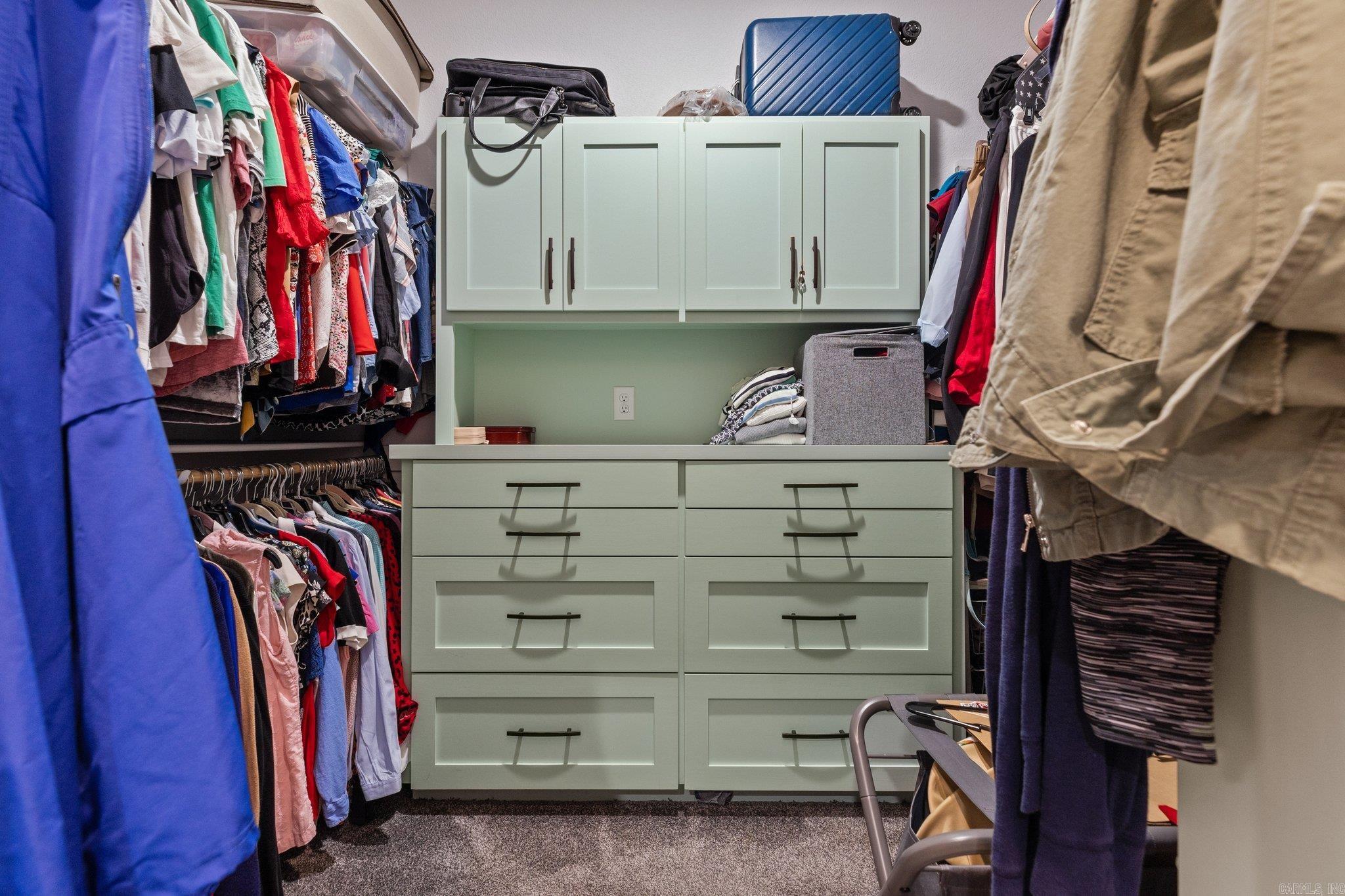 OAK TREE RIDGE SUB - Residential