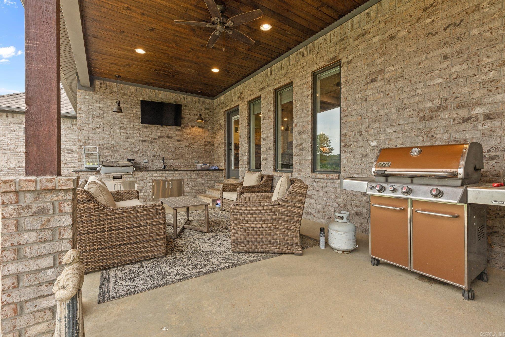 OAK TREE RIDGE SUB - Residential