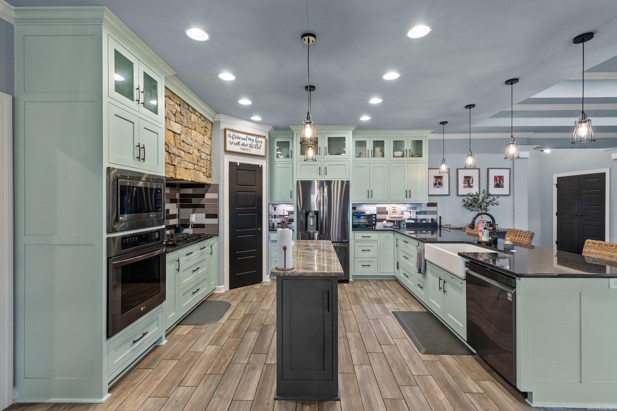 OAK TREE RIDGE SUB - Residential