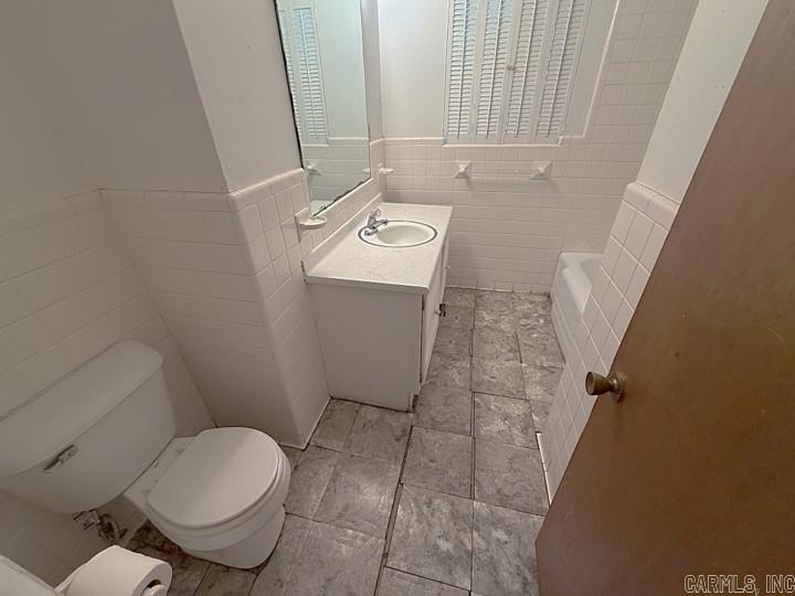 SHERWOOD FOREST WEST - Residential