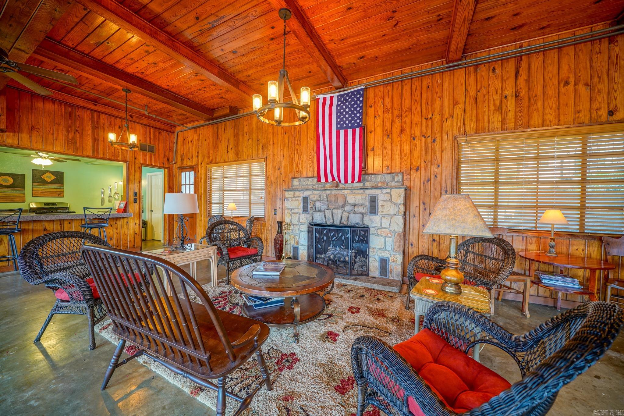 LAKELAND LODGE HPR - Residential