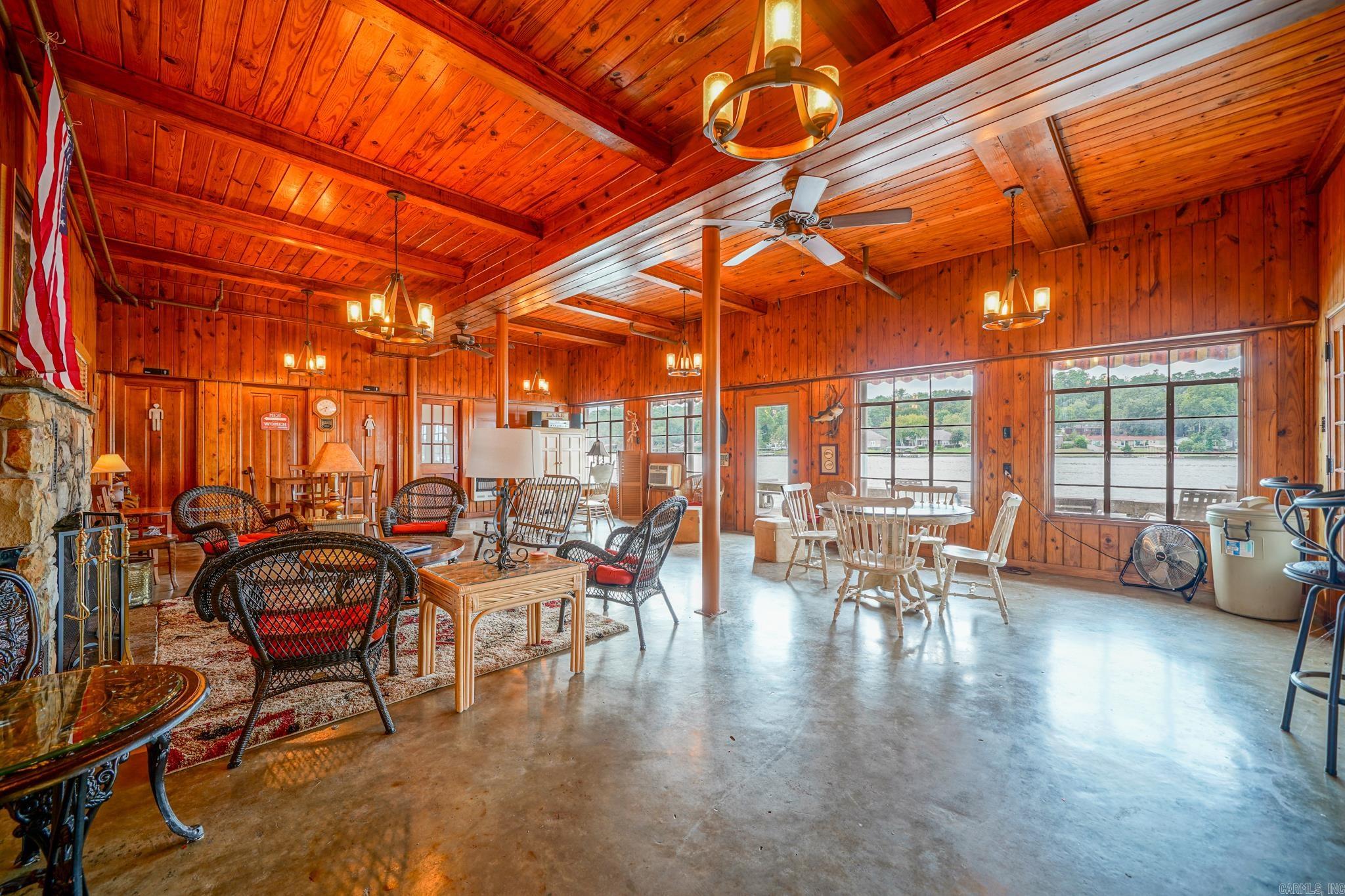 LAKELAND LODGE HPR - Residential