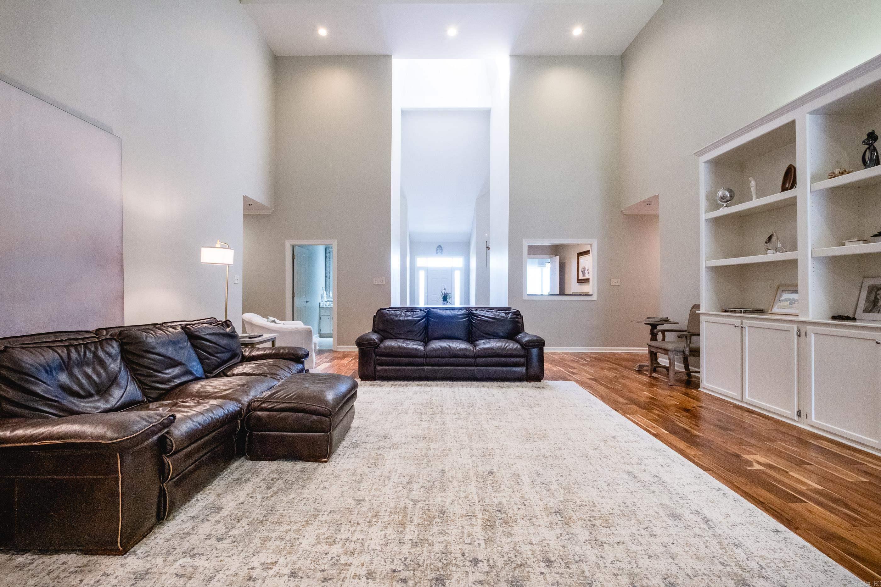 LONGLEA - Residential