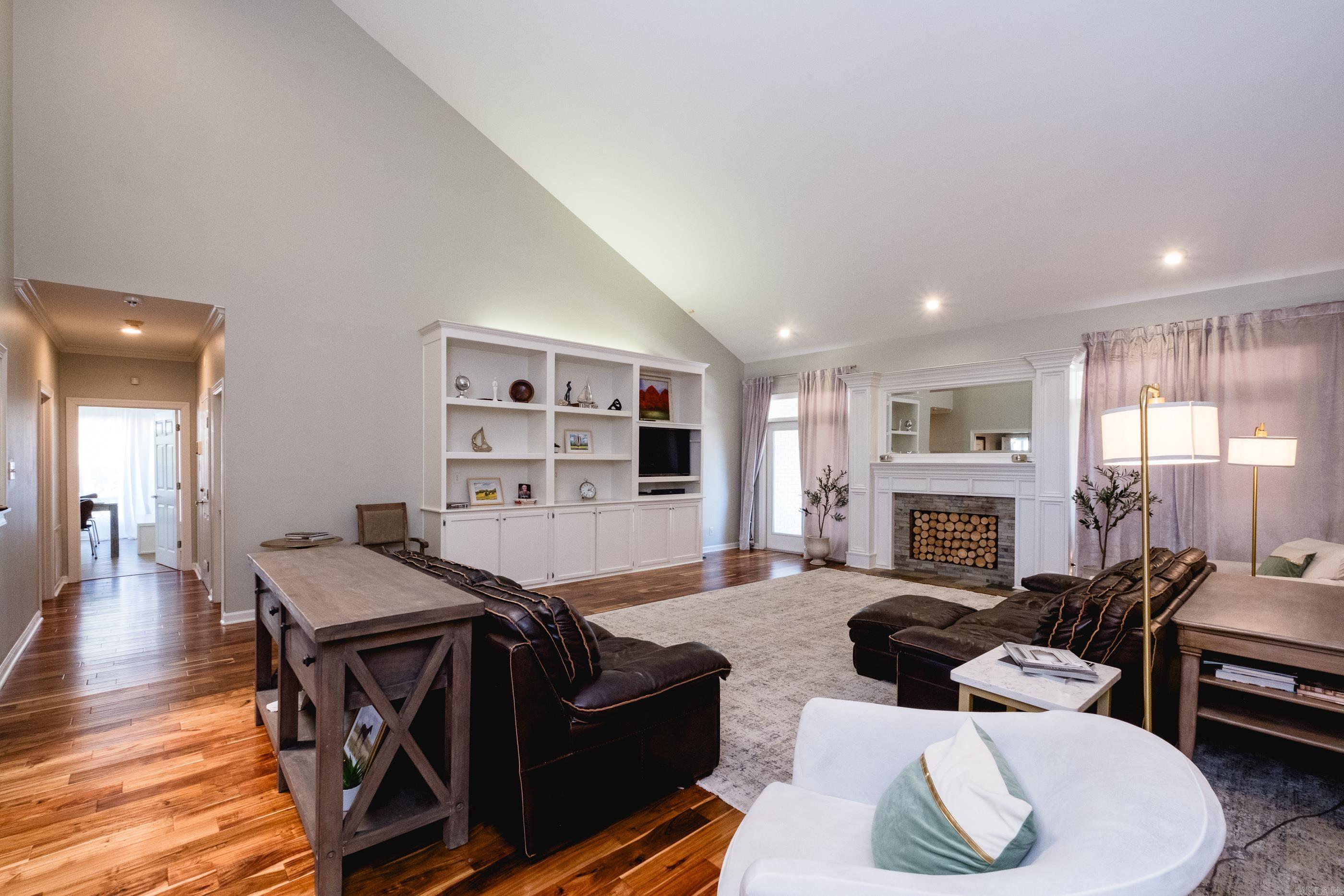 LONGLEA - Residential