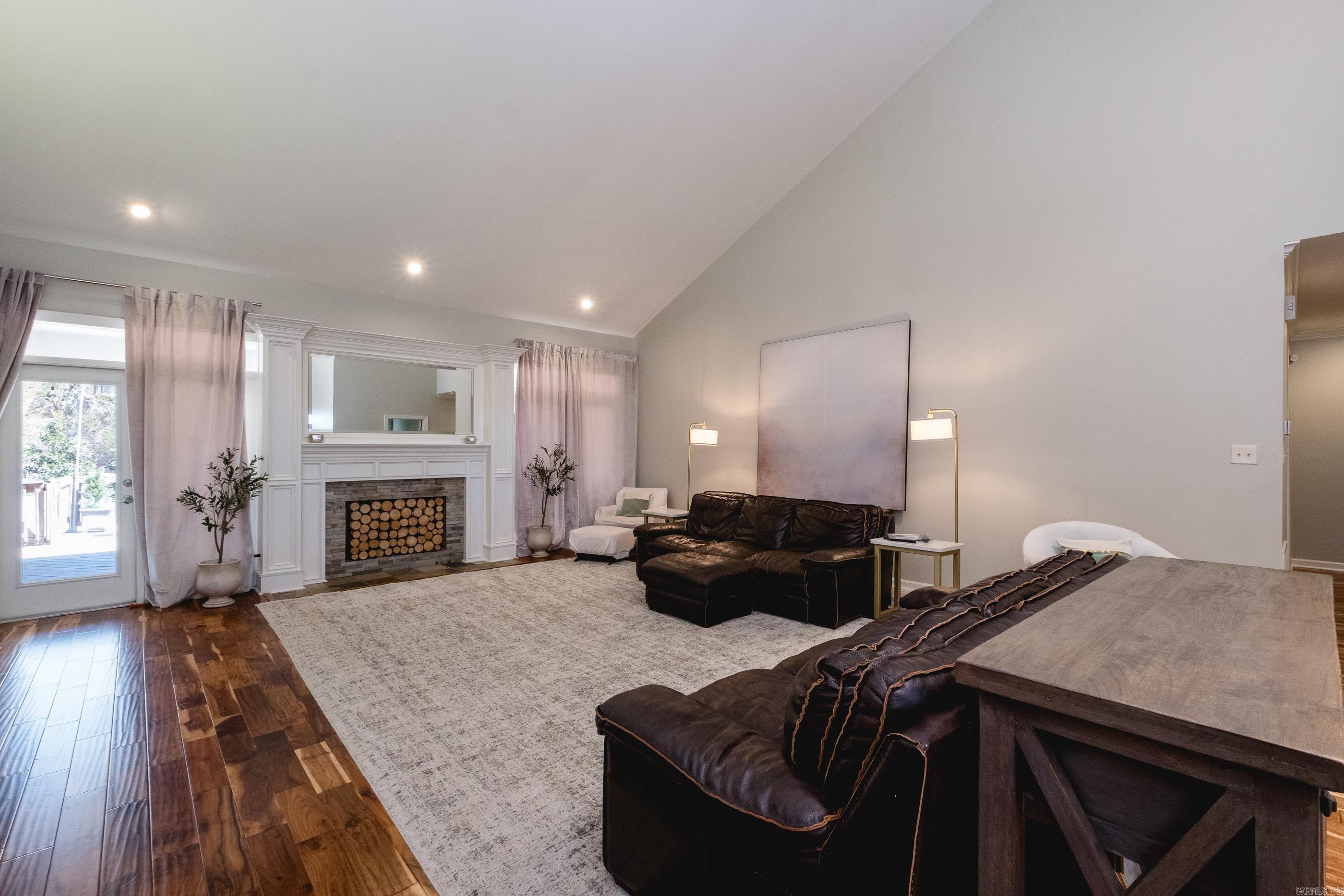 LONGLEA - Residential