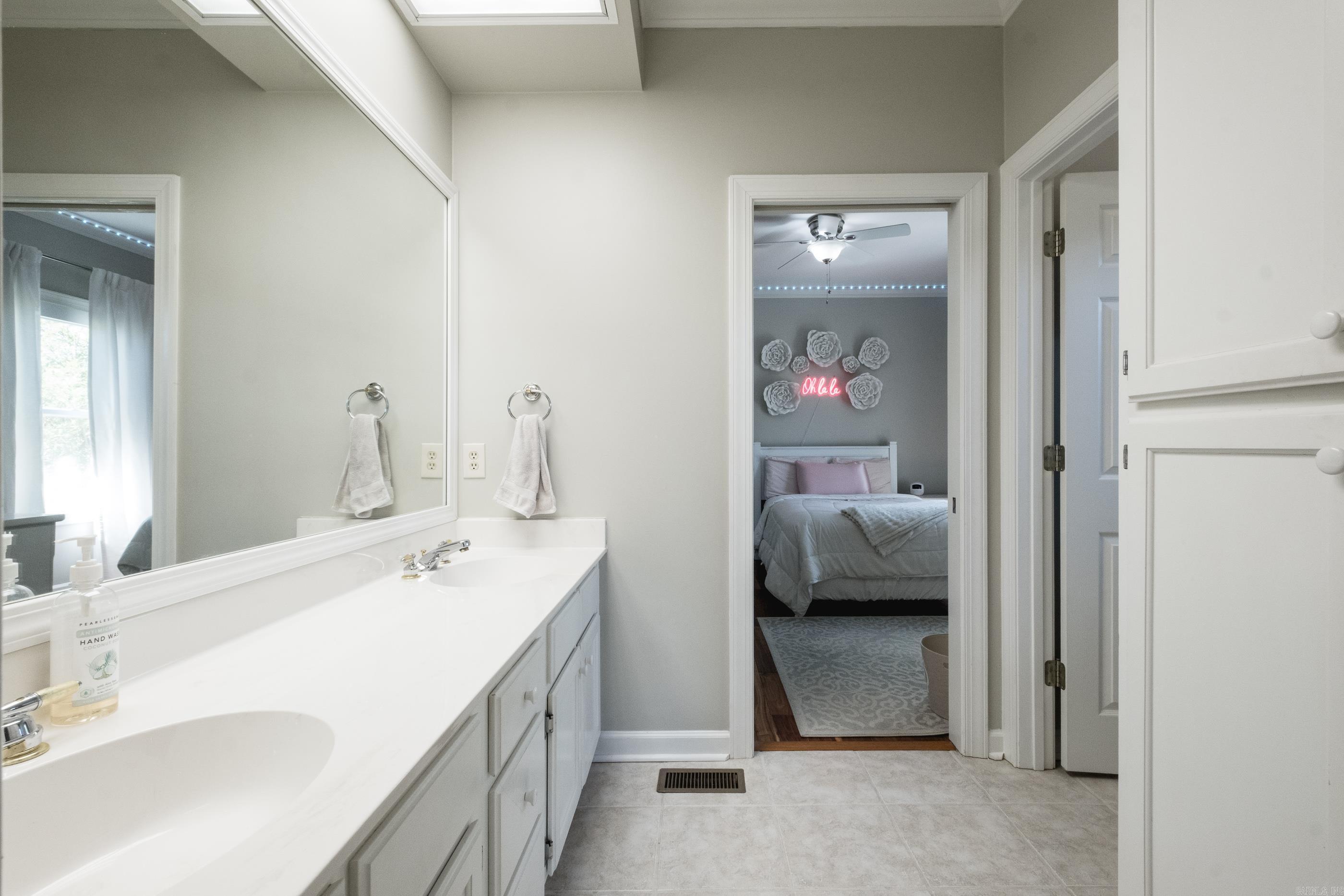 LONGLEA - Residential