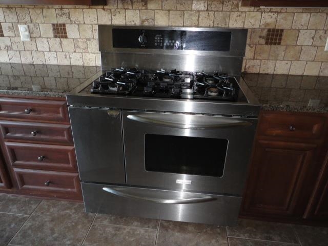 COUNTRY CLUB OF ARK THE - Residential