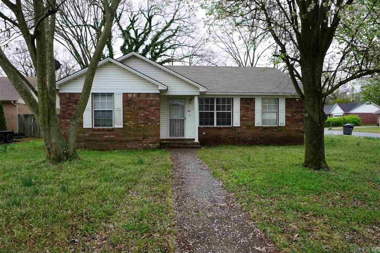 Very open plan with master separate from the other 2 bedrooms. Large walk in closet in the master. Pretty cabinets in the kitchen. Nice back yard with privacy fencing. New roof. Freshly painted interior and new laminate flooring throughout.