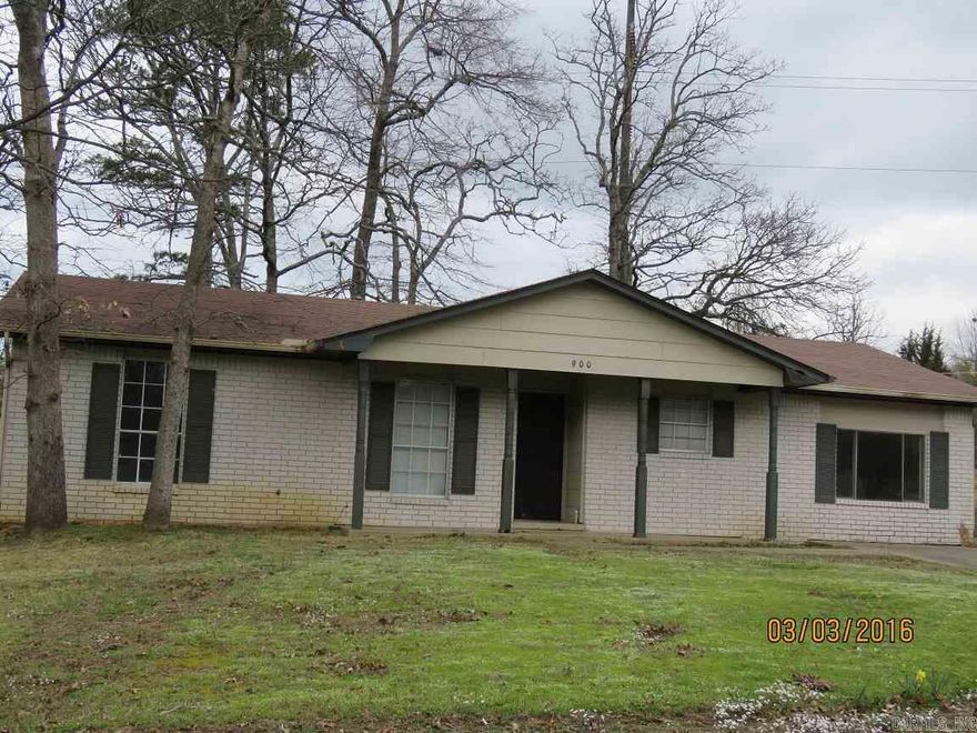 This could be a really nice home, all it needs is a TLC. ALL offers to be submitted via DIRECT OFFERS by ARRO at http://offers.arromanagementsystems.com. You will need to enter the offer code 78111916 and the property zip code. Buyer will pay a $150 technology fee at closing.