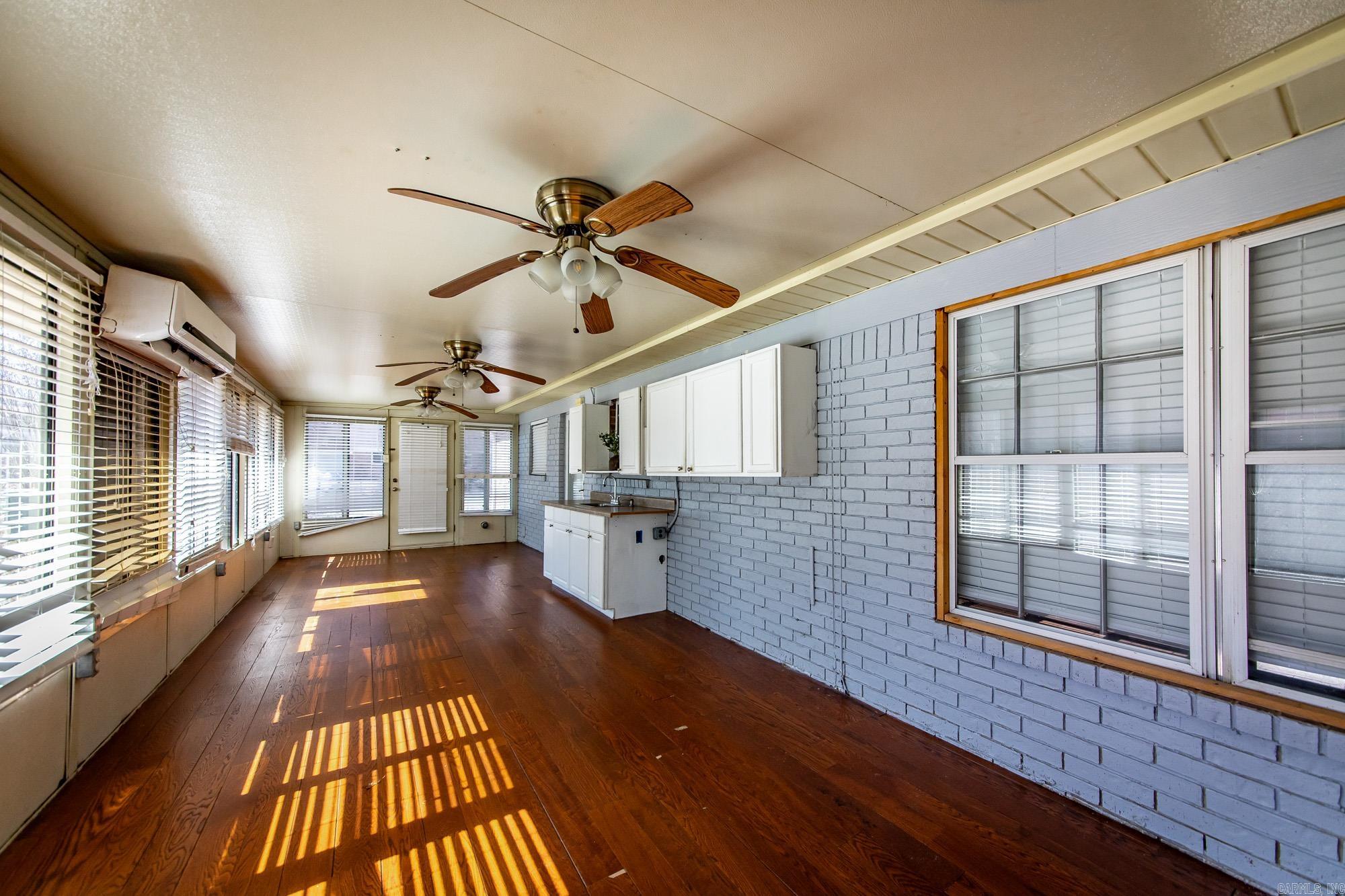 STONEWALL - Residential