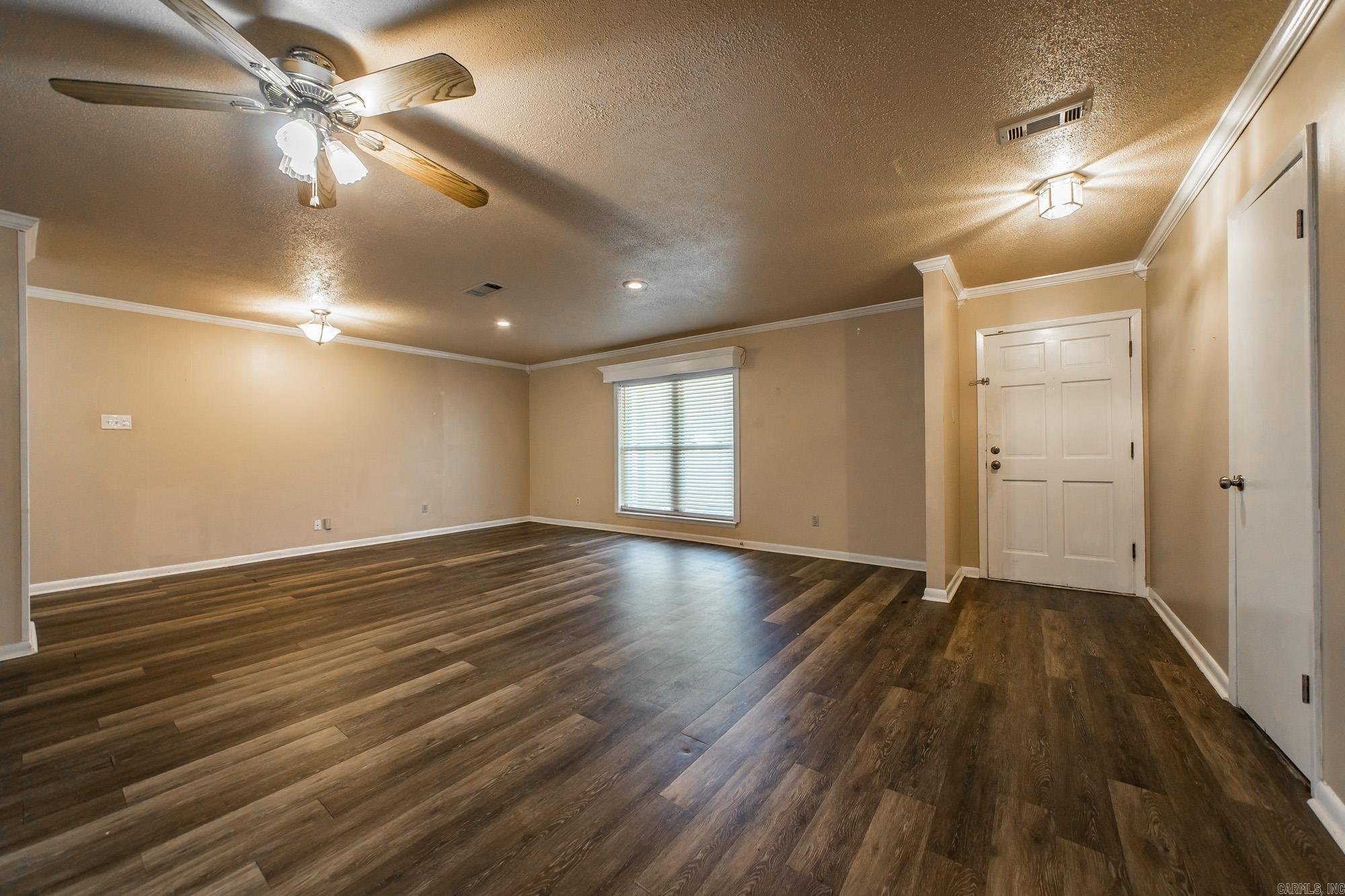 STONEWALL - Residential