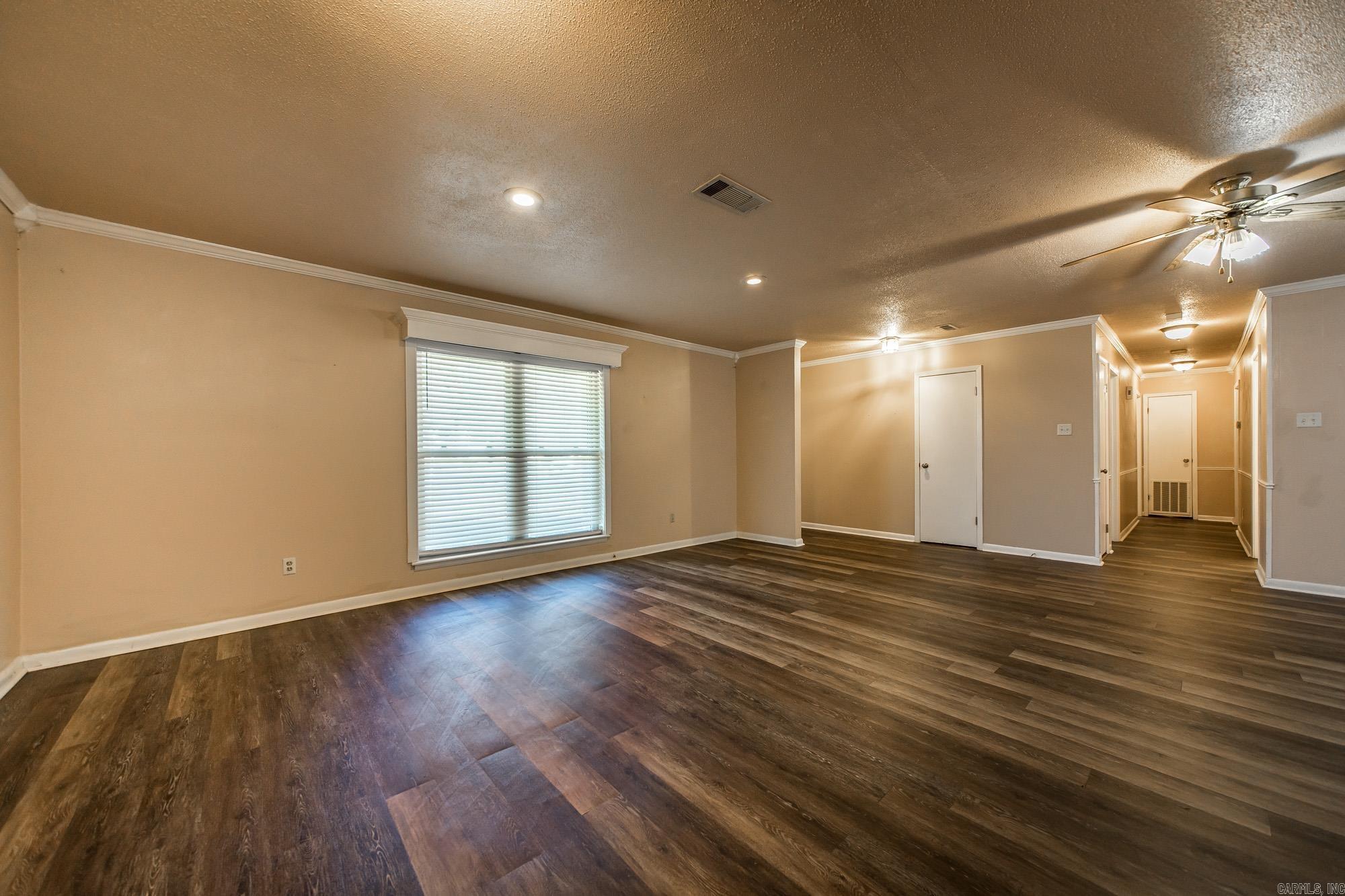 STONEWALL - Residential