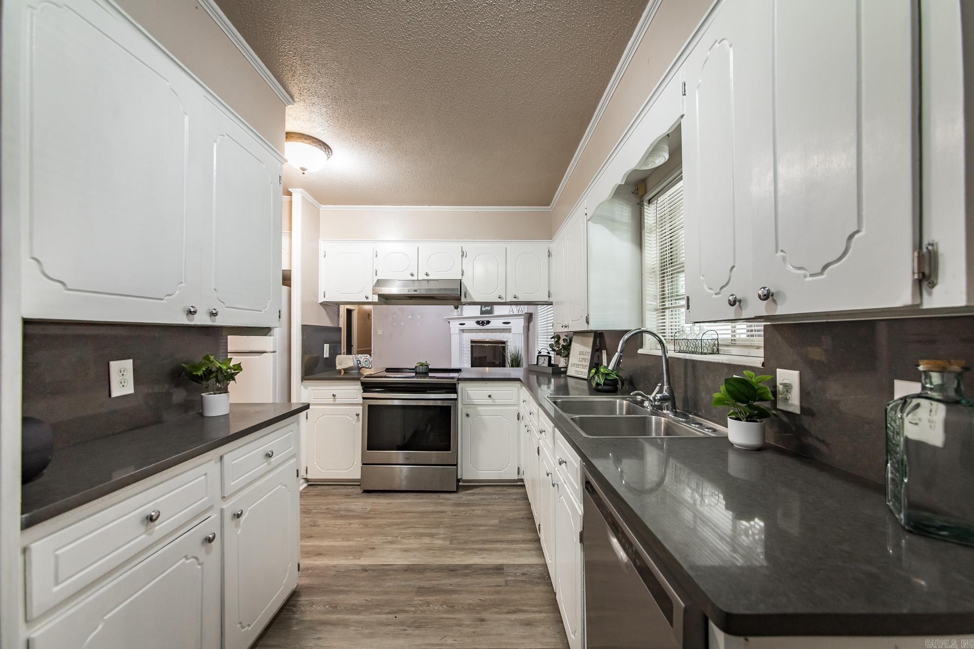 STONEWALL - Residential