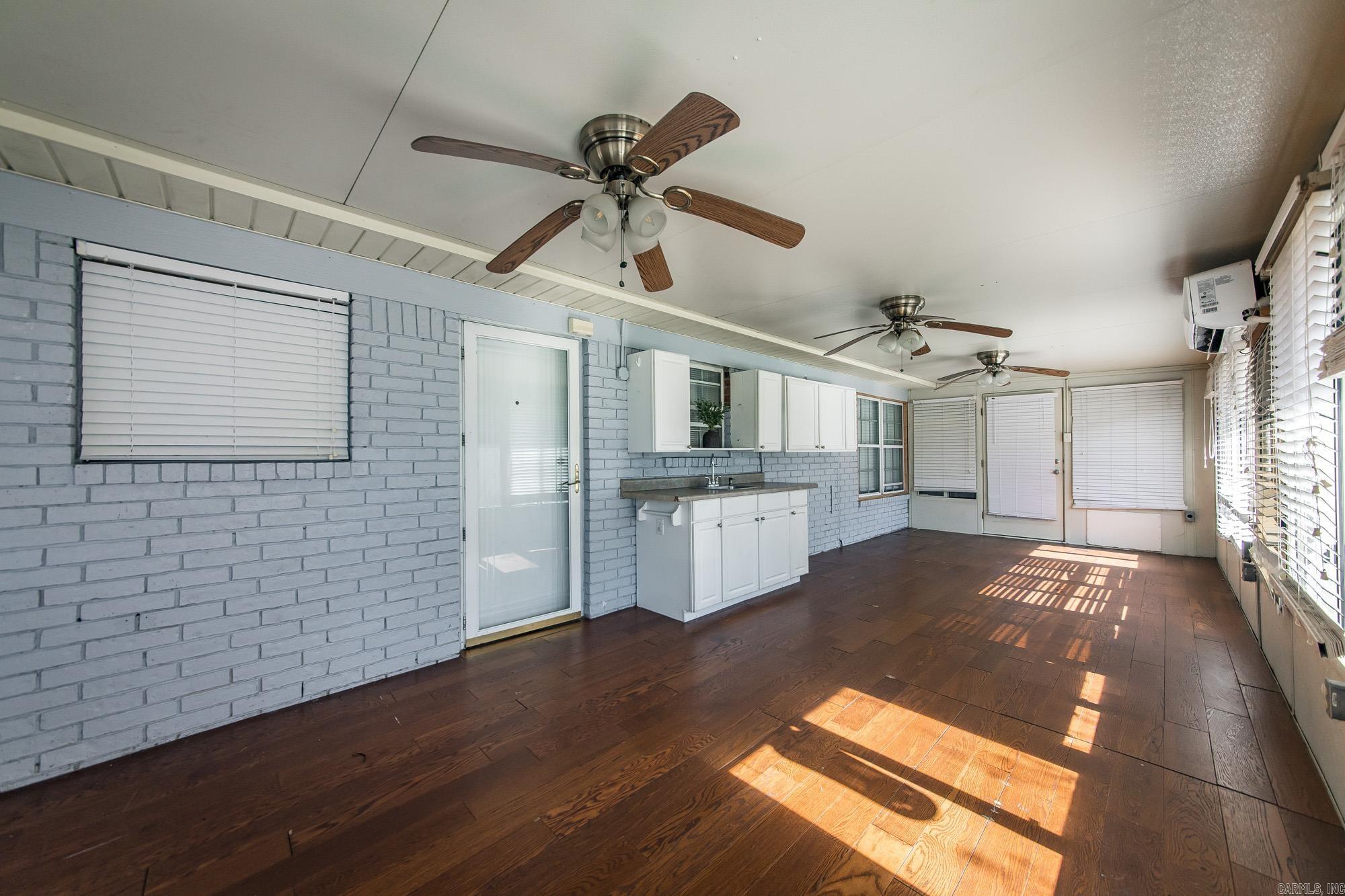 STONEWALL - Residential