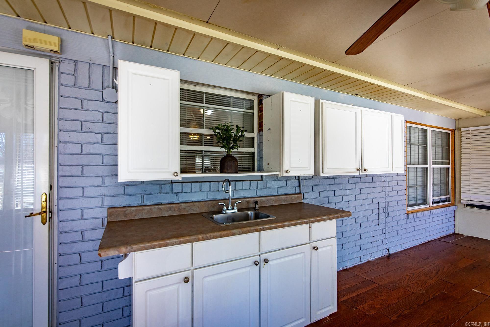 STONEWALL - Residential