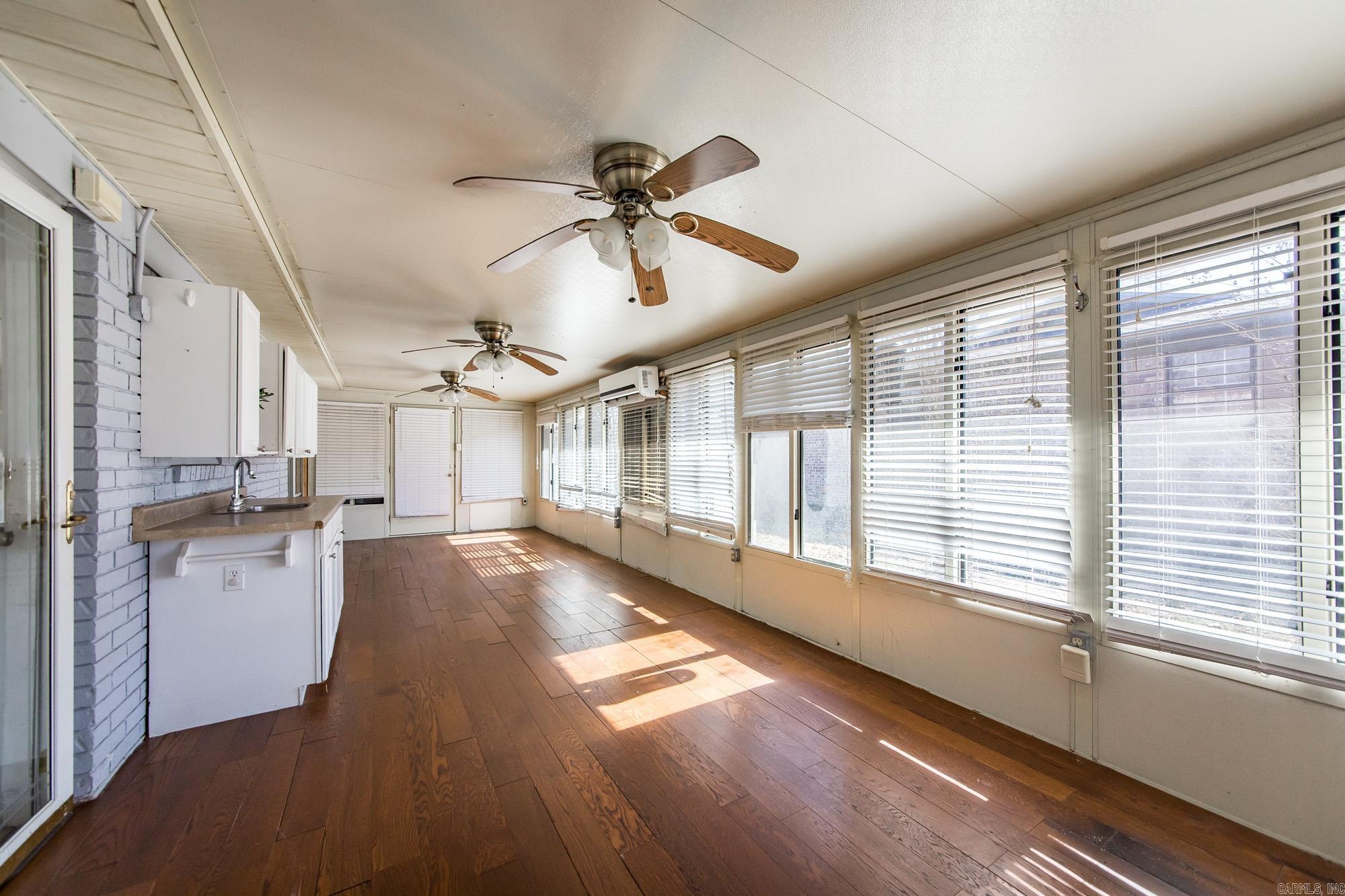 STONEWALL - Residential