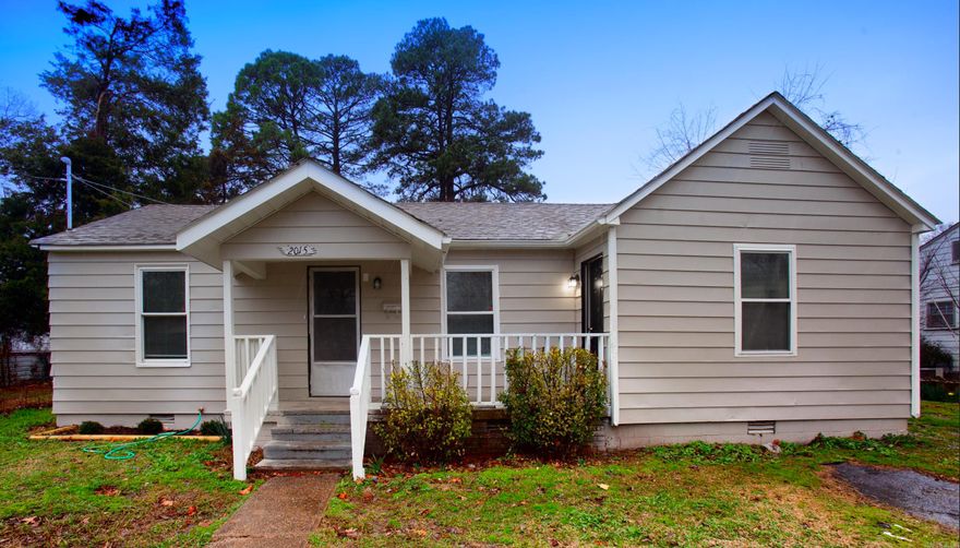 Cozy 3BD/1BA in North Little Rock that is waiting for you to call home! There is a small porch where you can sit and enjoy the outdoors. This property is managed by Hoffman Team so beware of scammers - we will never ask you to Cashapp us money. The lease for this property is for 18 months to 2 years with a 3% increase after the first year. Income must be 3x the amount of rent per month unless you have a housing voucher. Deposit, first month’s rent, and the $50 administration fee due before move in.
