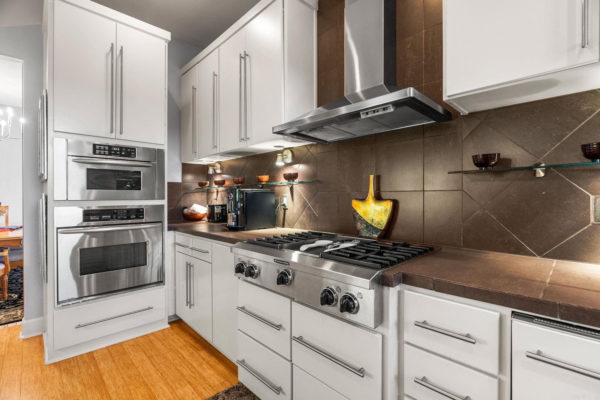 PALISADES HEIGHTS - Residential