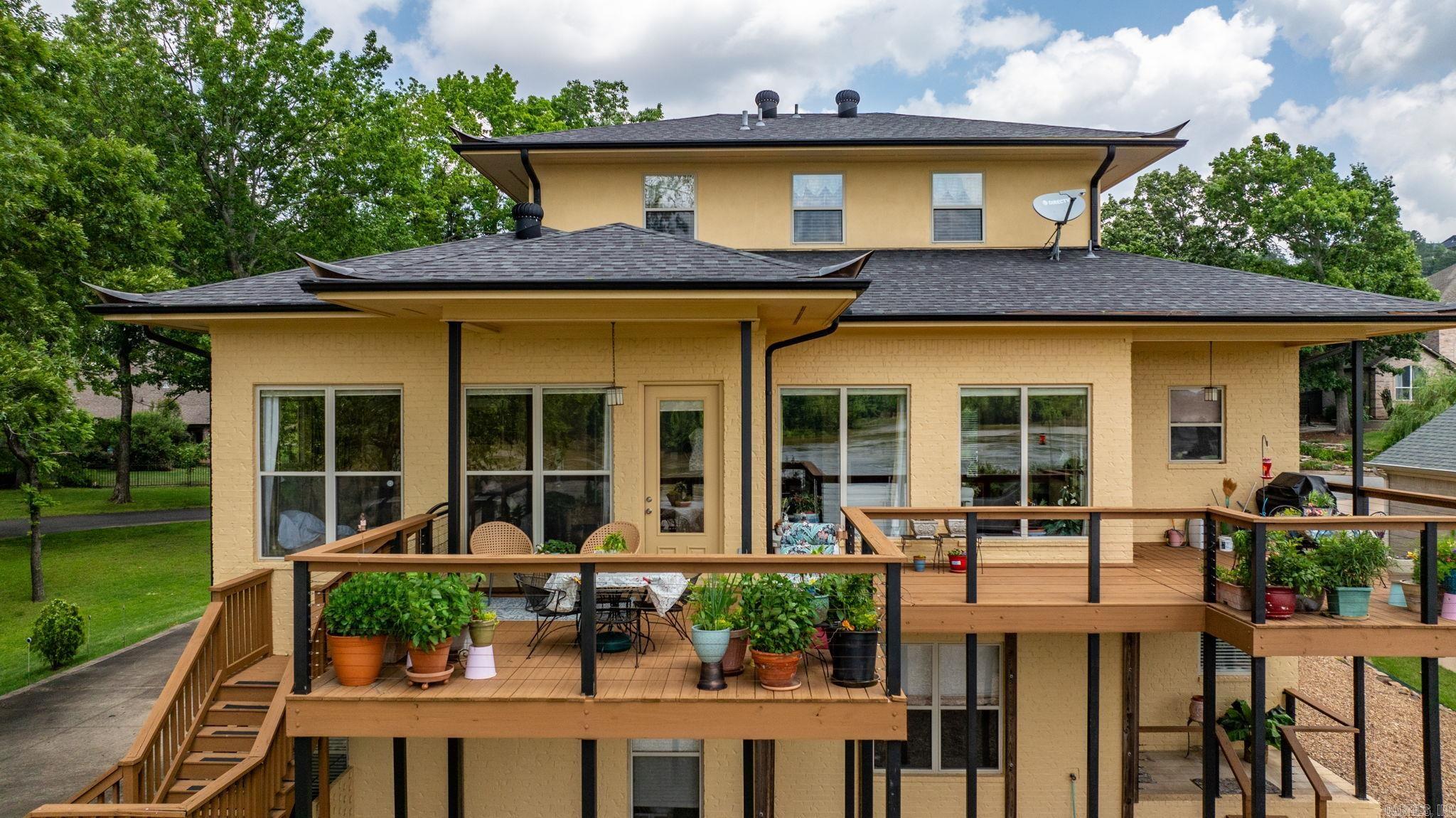 PALISADES HEIGHTS - Residential