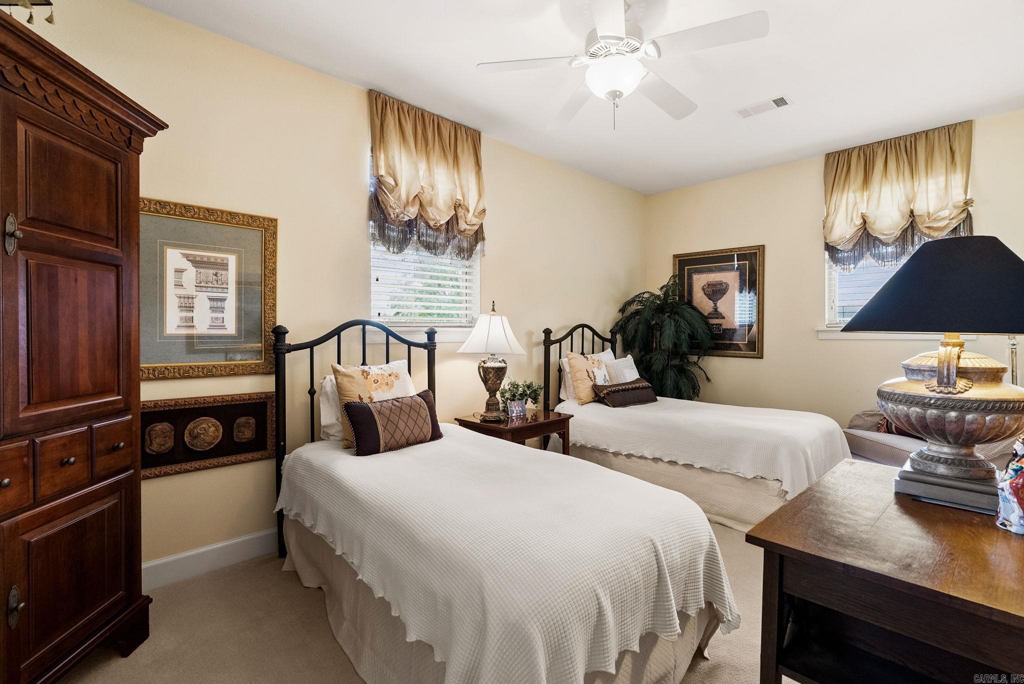 PALISADES HEIGHTS - Residential