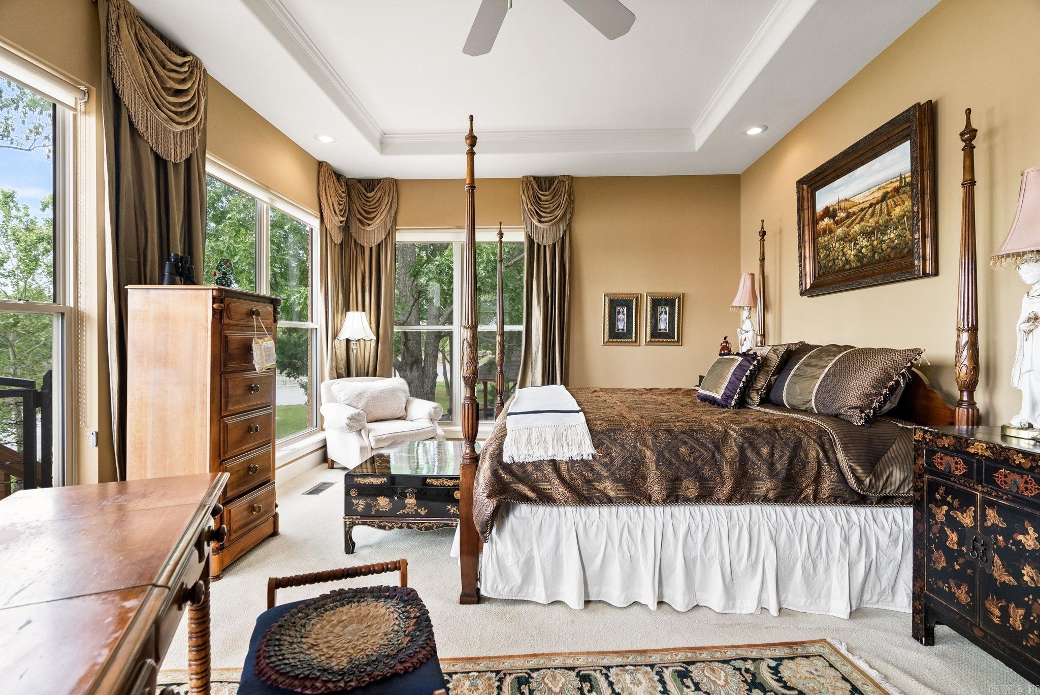 PALISADES HEIGHTS - Residential