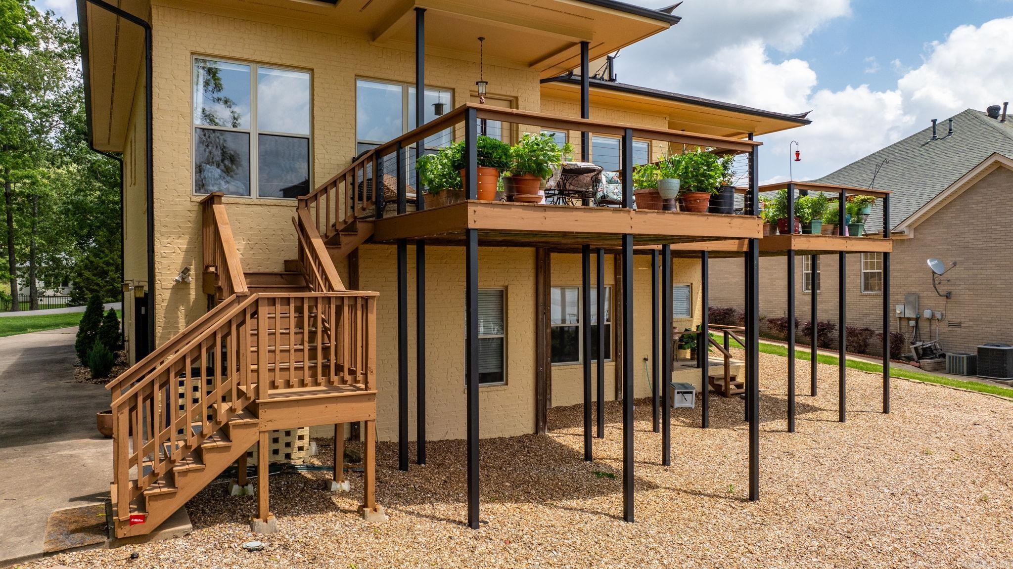 PALISADES HEIGHTS - Residential