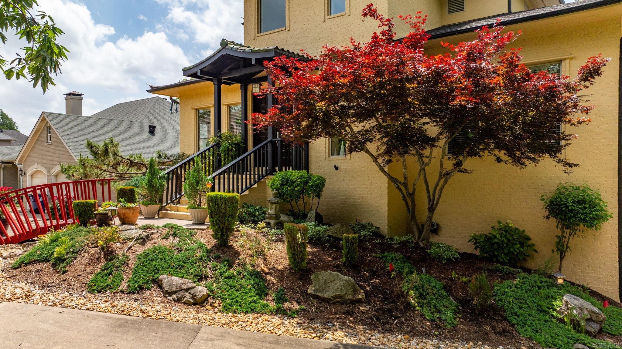 PALISADES HEIGHTS - Residential