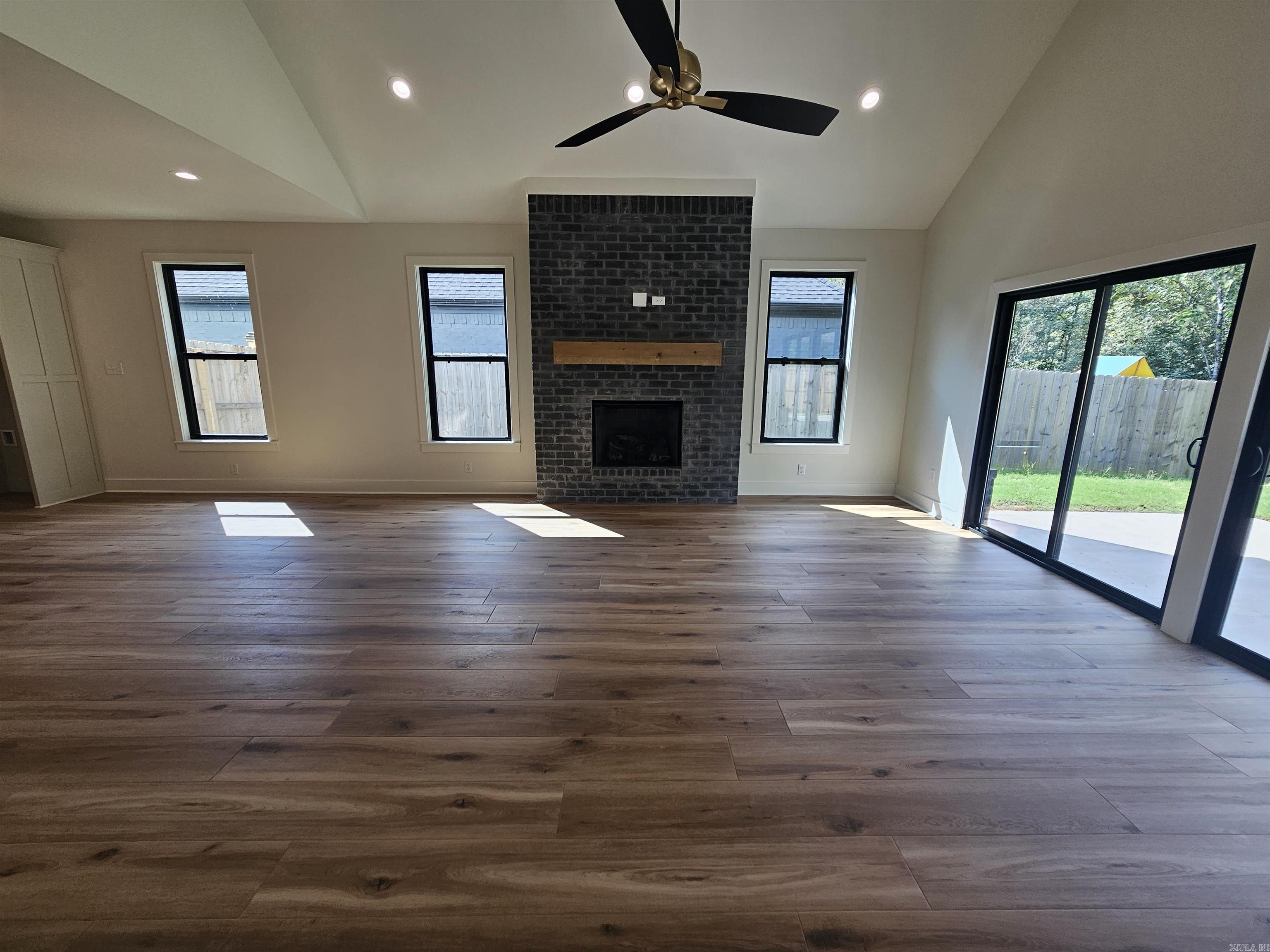 THE WOODS OF HURRICANE LAKE ESTA - Residential
