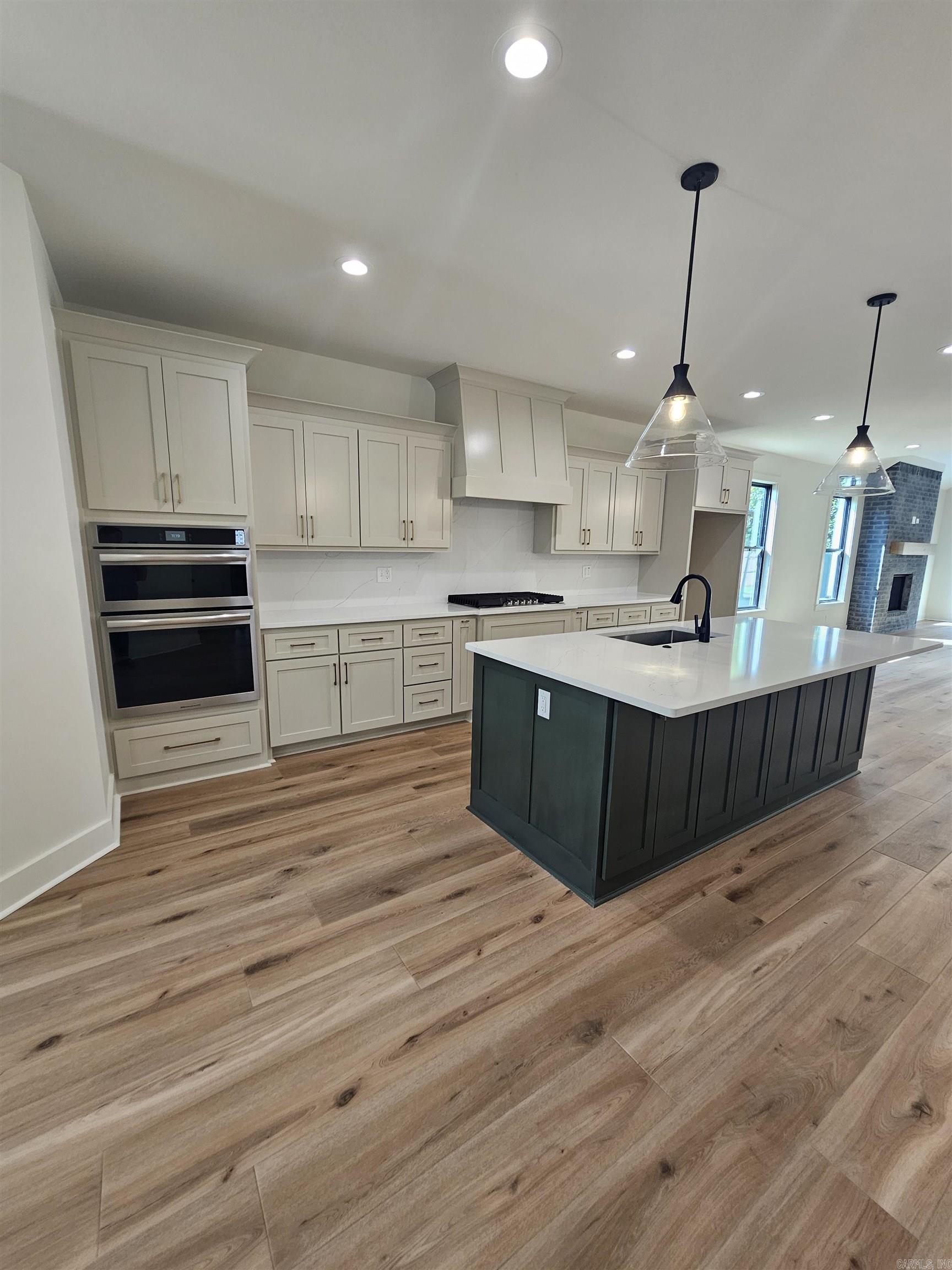 THE WOODS OF HURRICANE LAKE ESTA - Residential