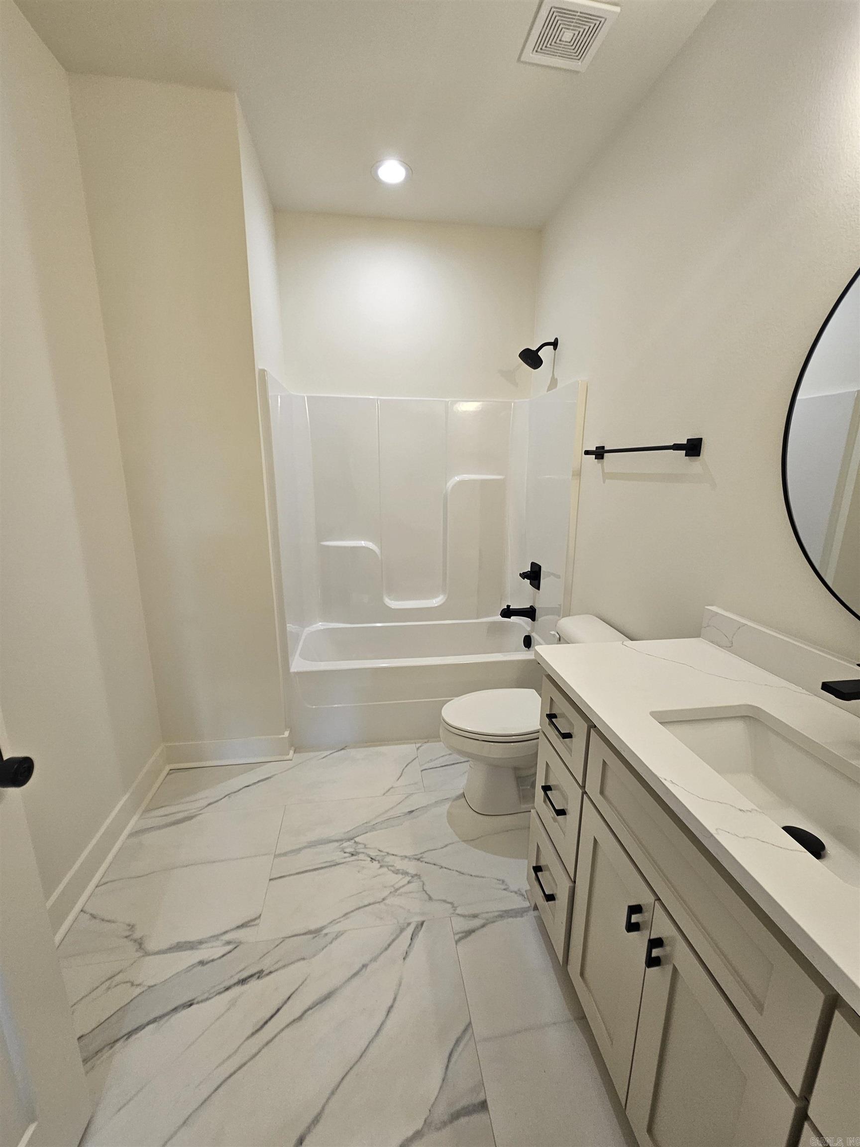 THE WOODS OF HURRICANE LAKE ESTA - Residential