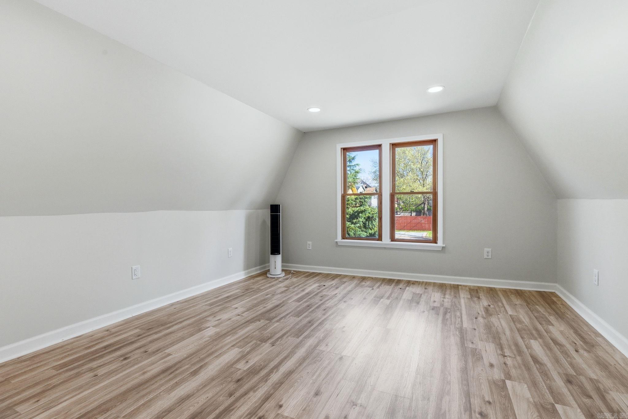 Weldon E Wrights - Residential