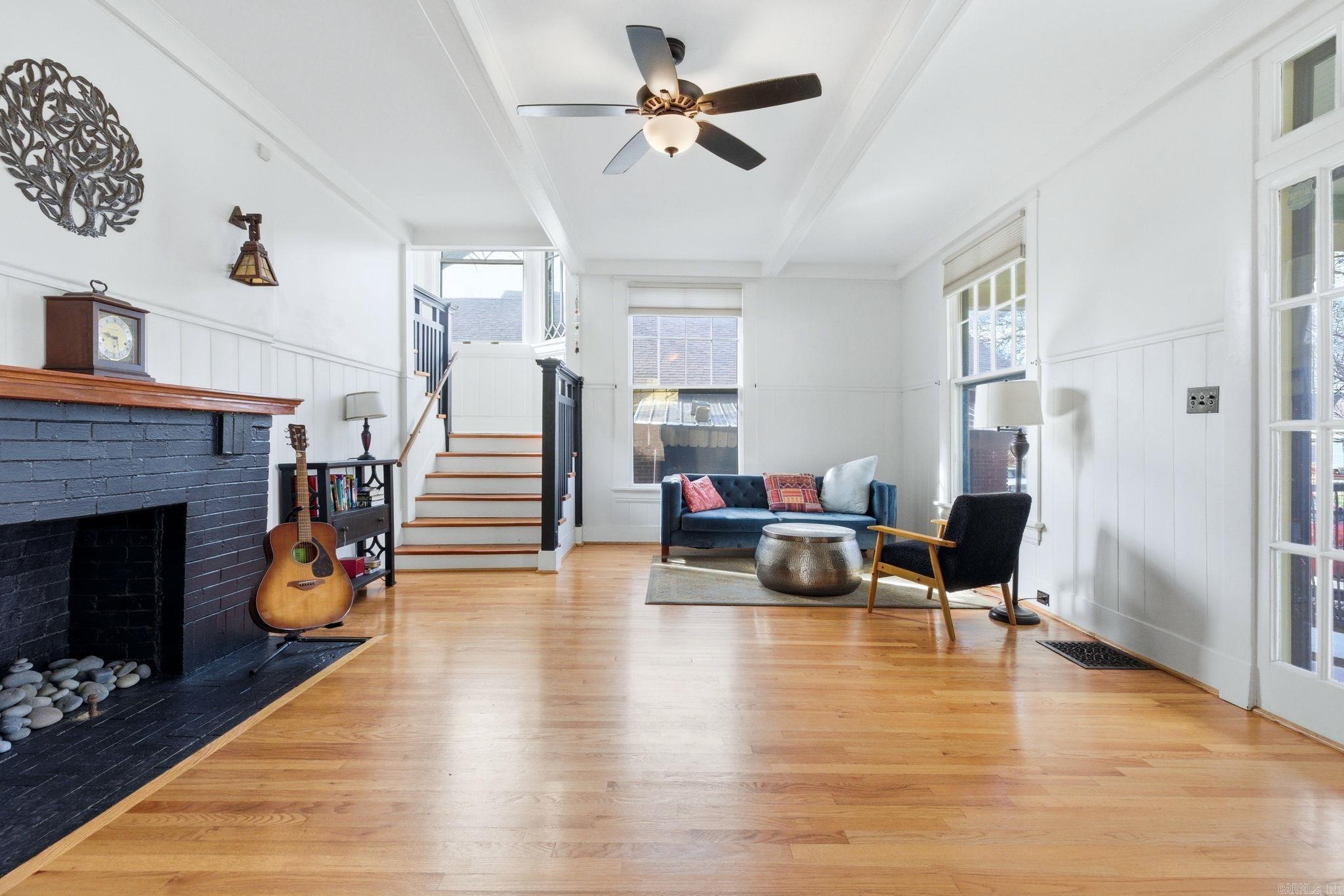 Weldon E Wrights - Residential