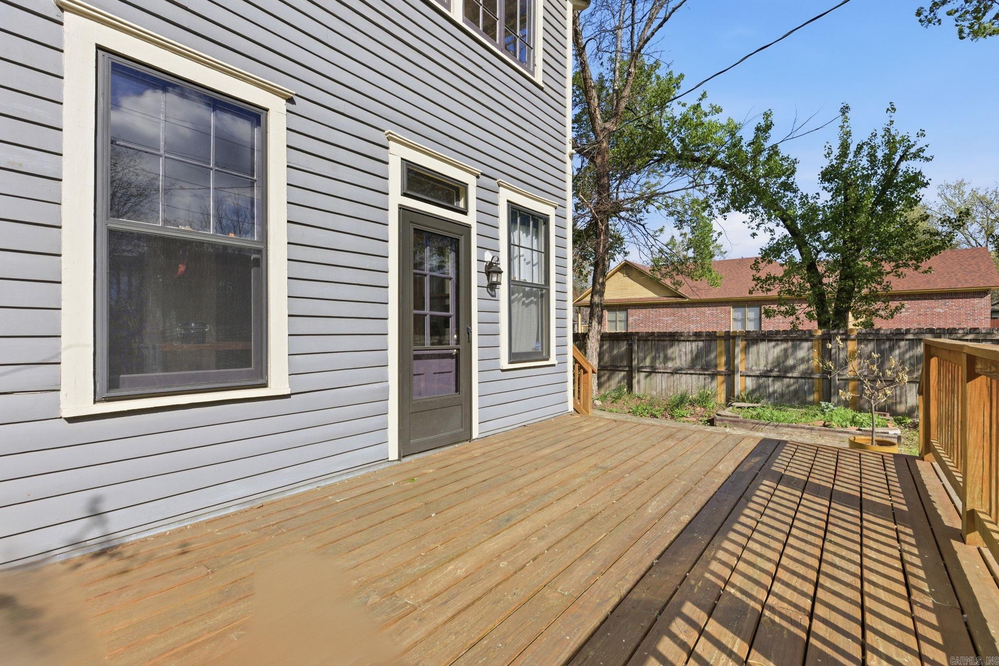 Weldon E Wrights - Residential