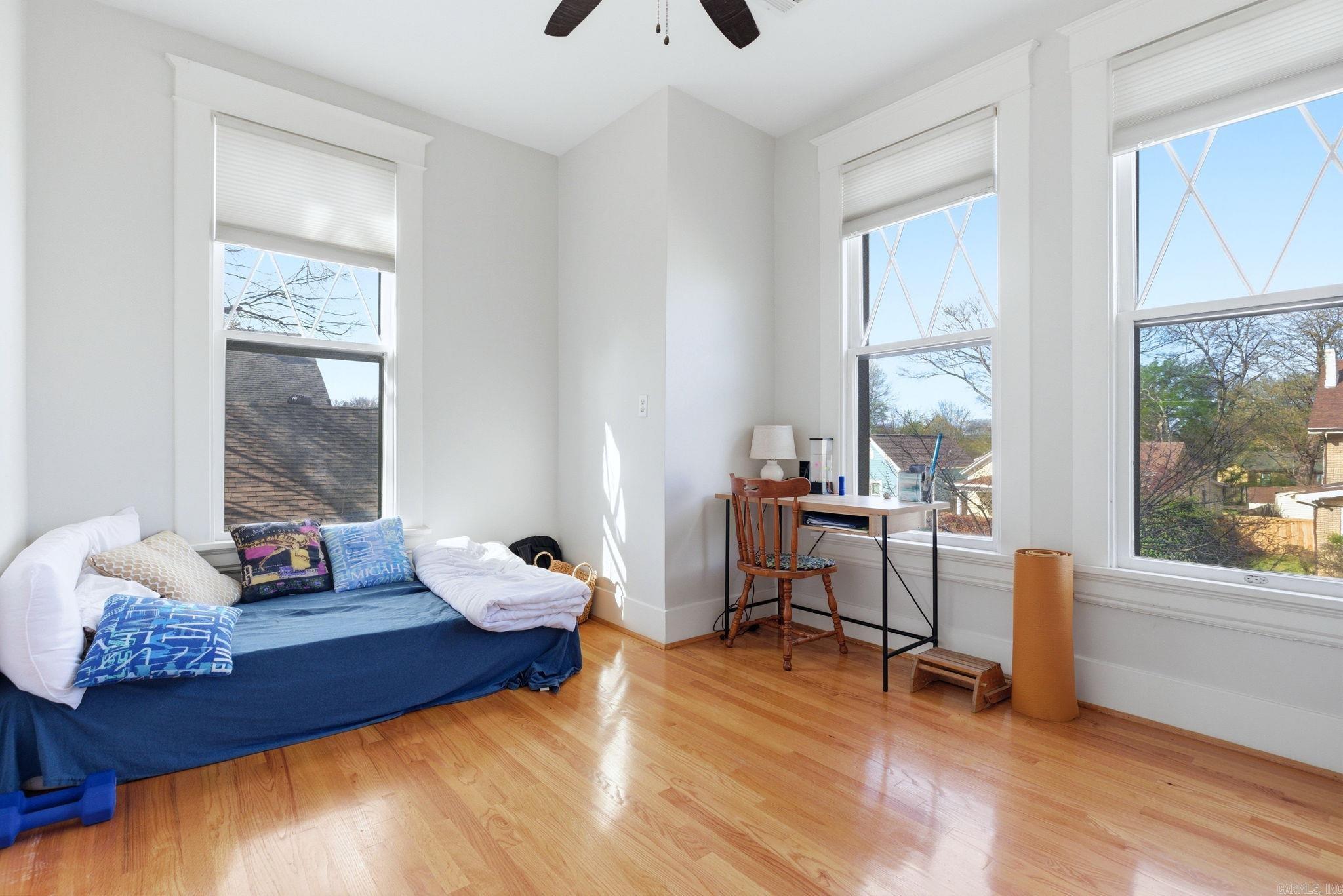 Weldon E Wrights - Residential