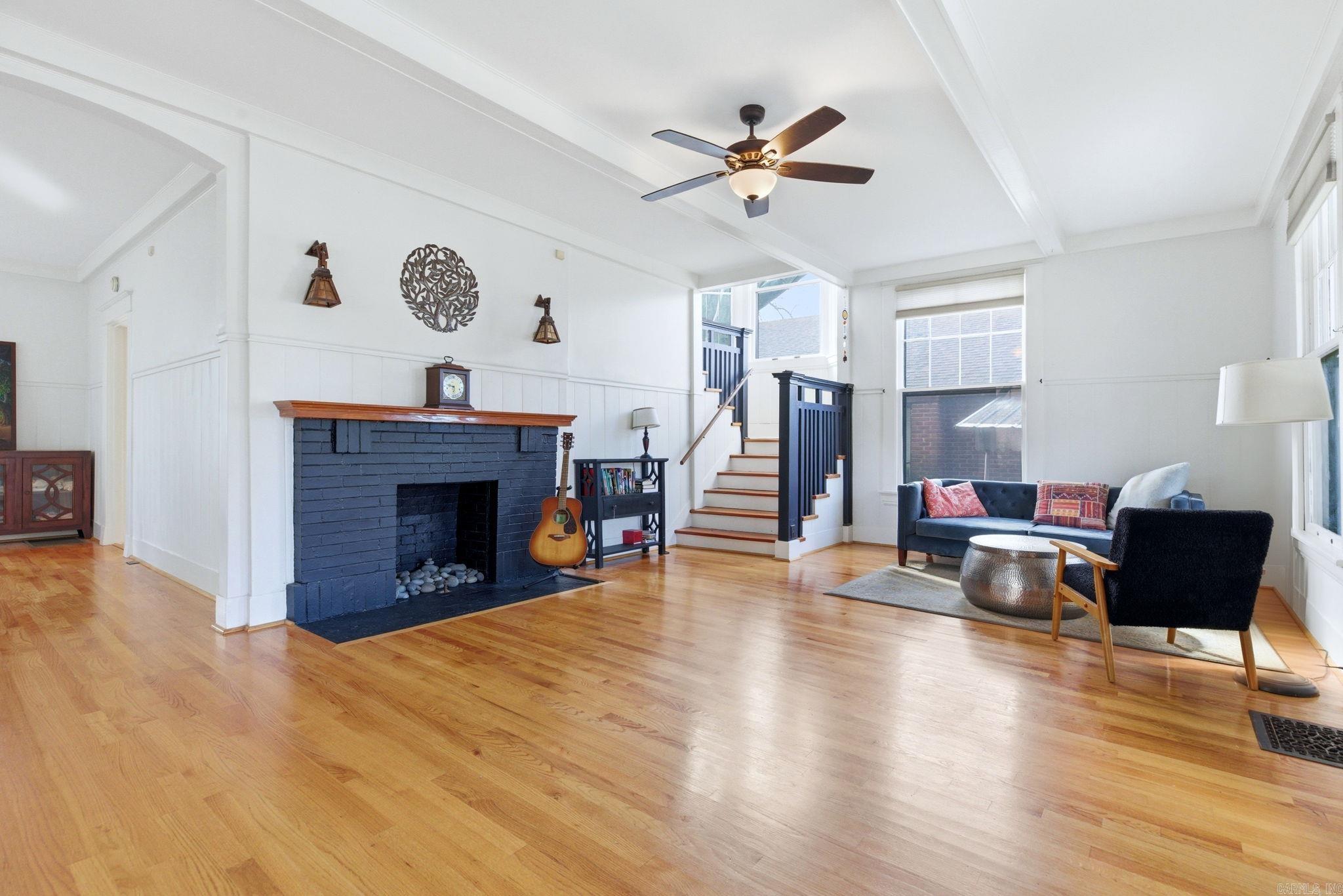 Weldon E Wrights - Residential