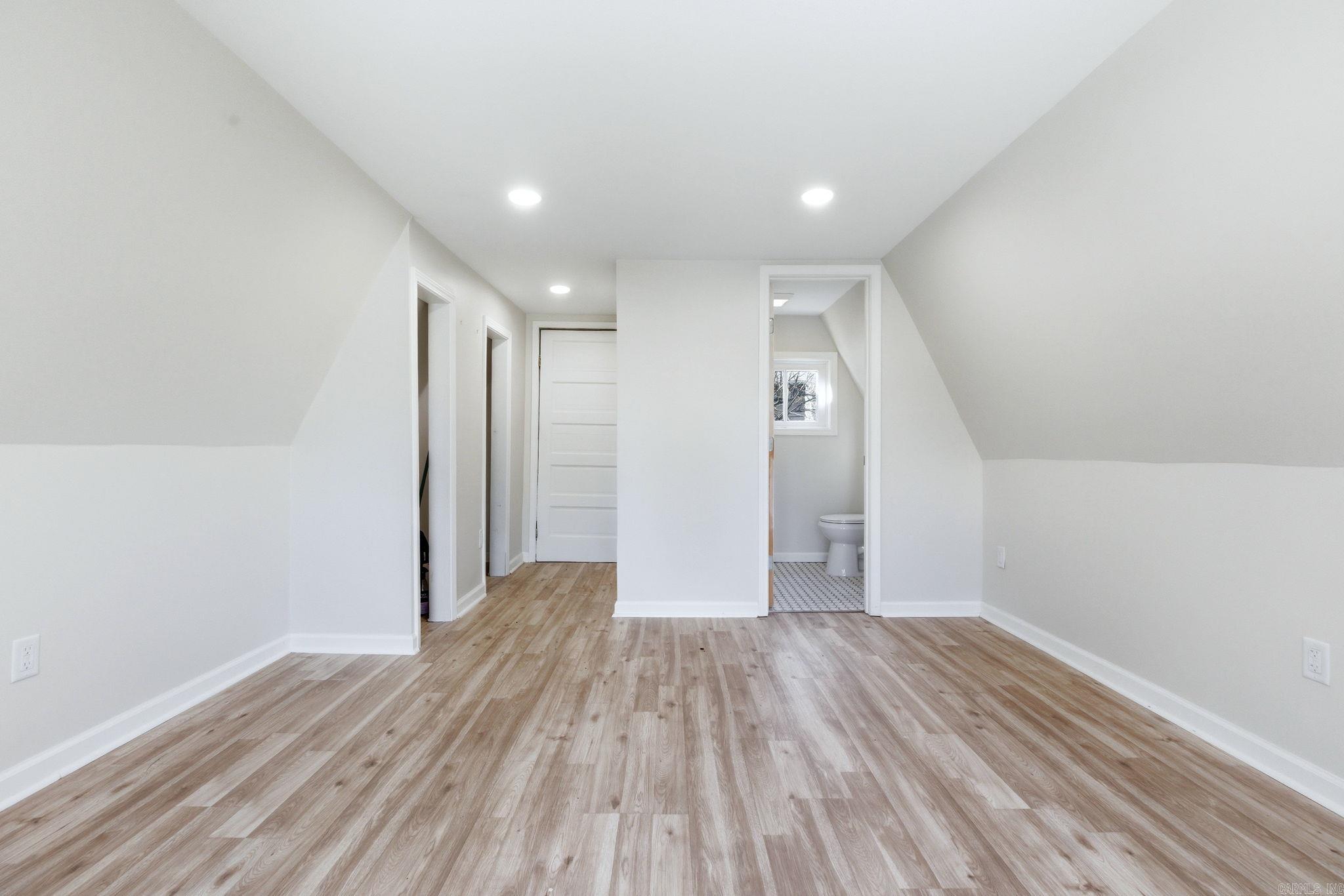 Weldon E Wrights - Residential