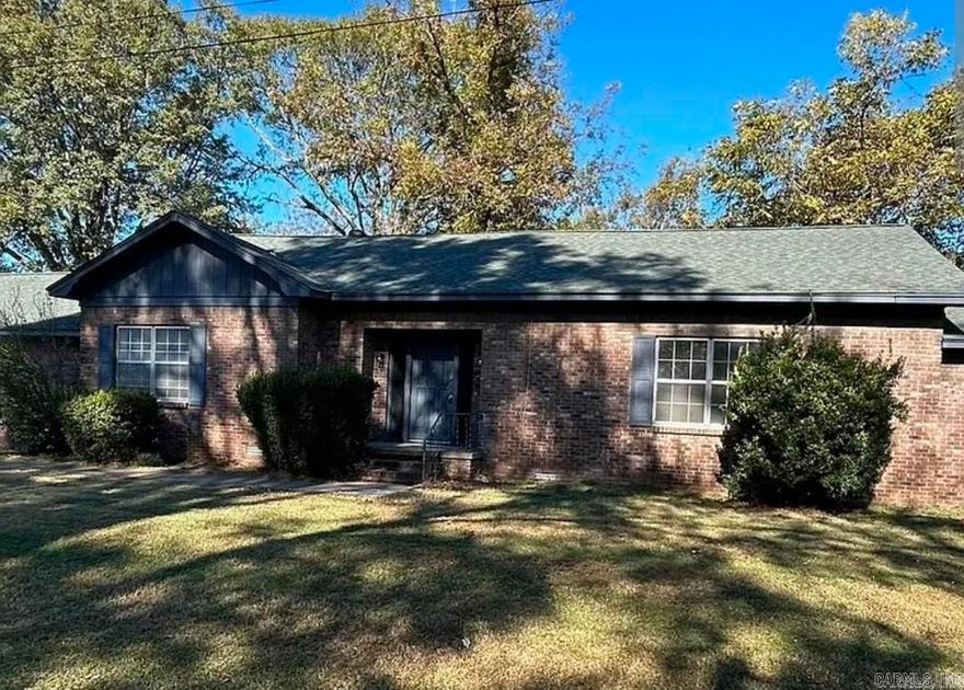 Welcome Home, this Spacious 4 bedroom, 2 bathroom is perfect for a Family or Roommates
