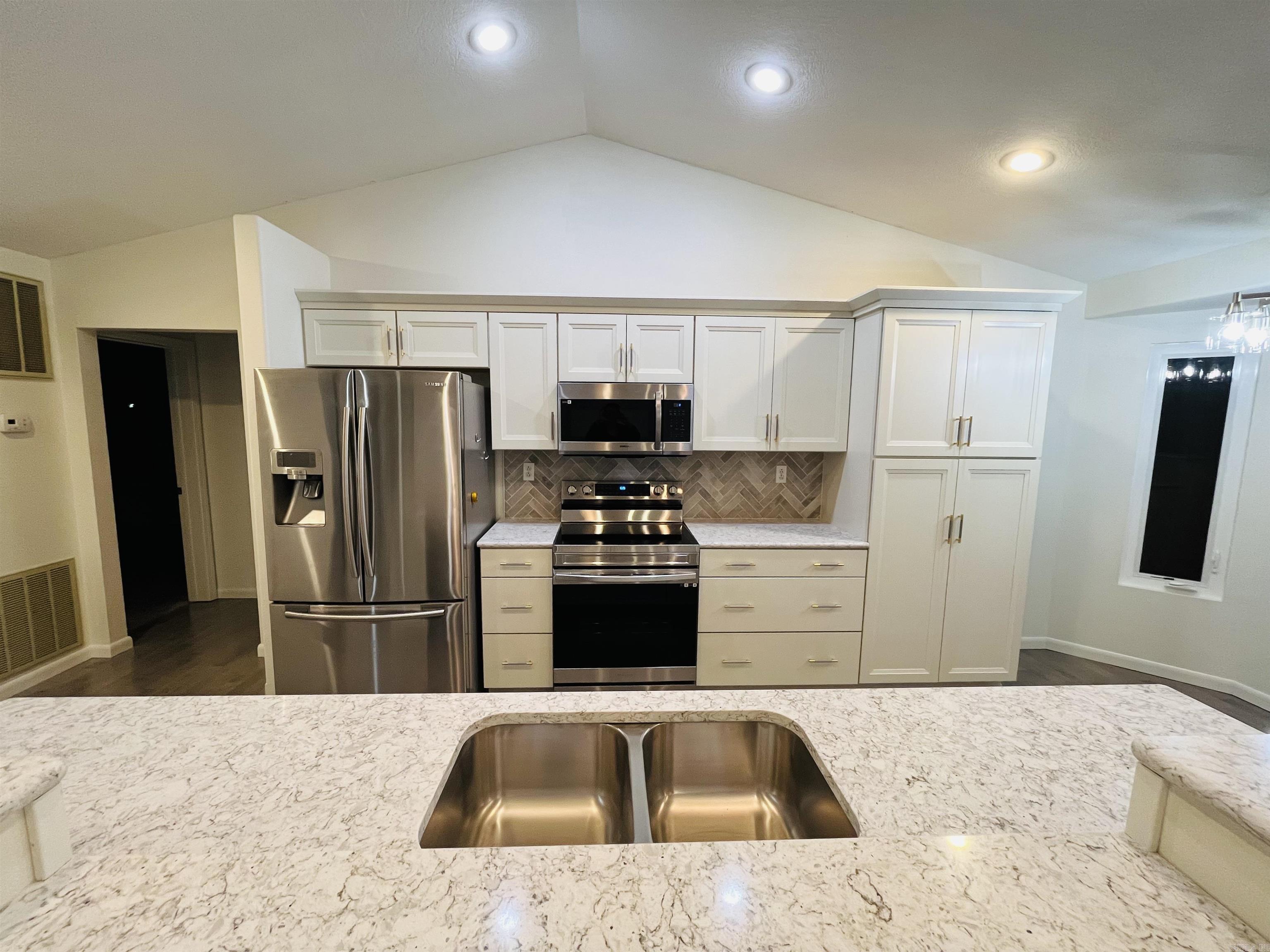 HOLIDAY ESTATES - Residential