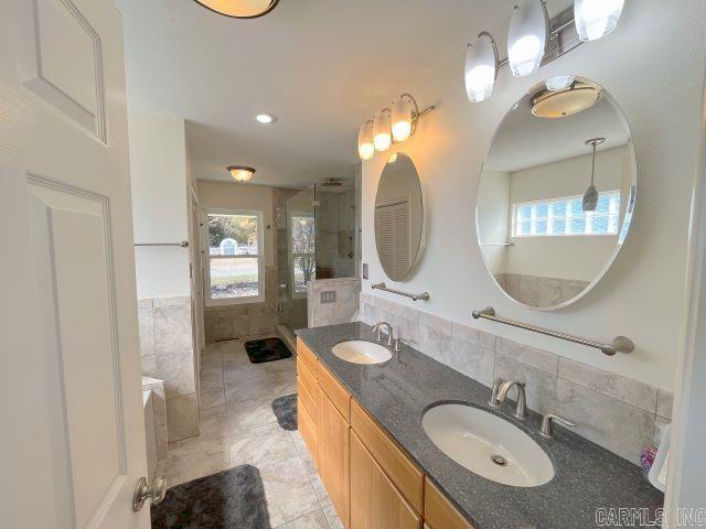 HOLIDAY ESTATES - Residential