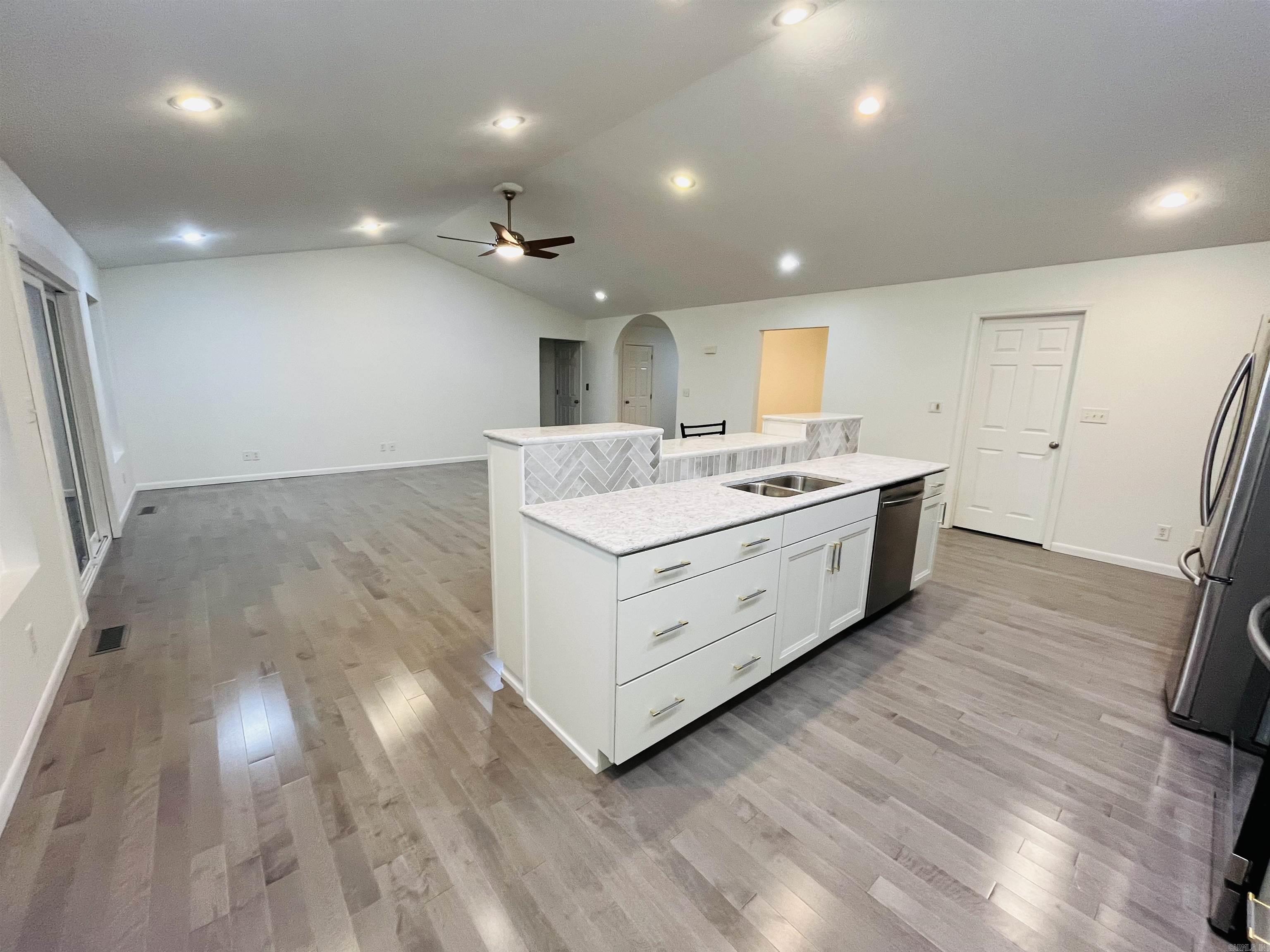 HOLIDAY ESTATES - Residential