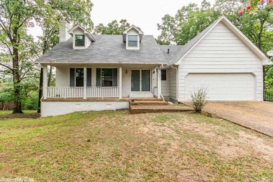 Come see this immaculate, completely updated home! 3 bedrooms, bonus loft upstairs, AND bonus room off the master bedroom. 2.5 completely redone bathrooms. Large family room with fire place, and informal tv room.   For showings please call 501-541-6030