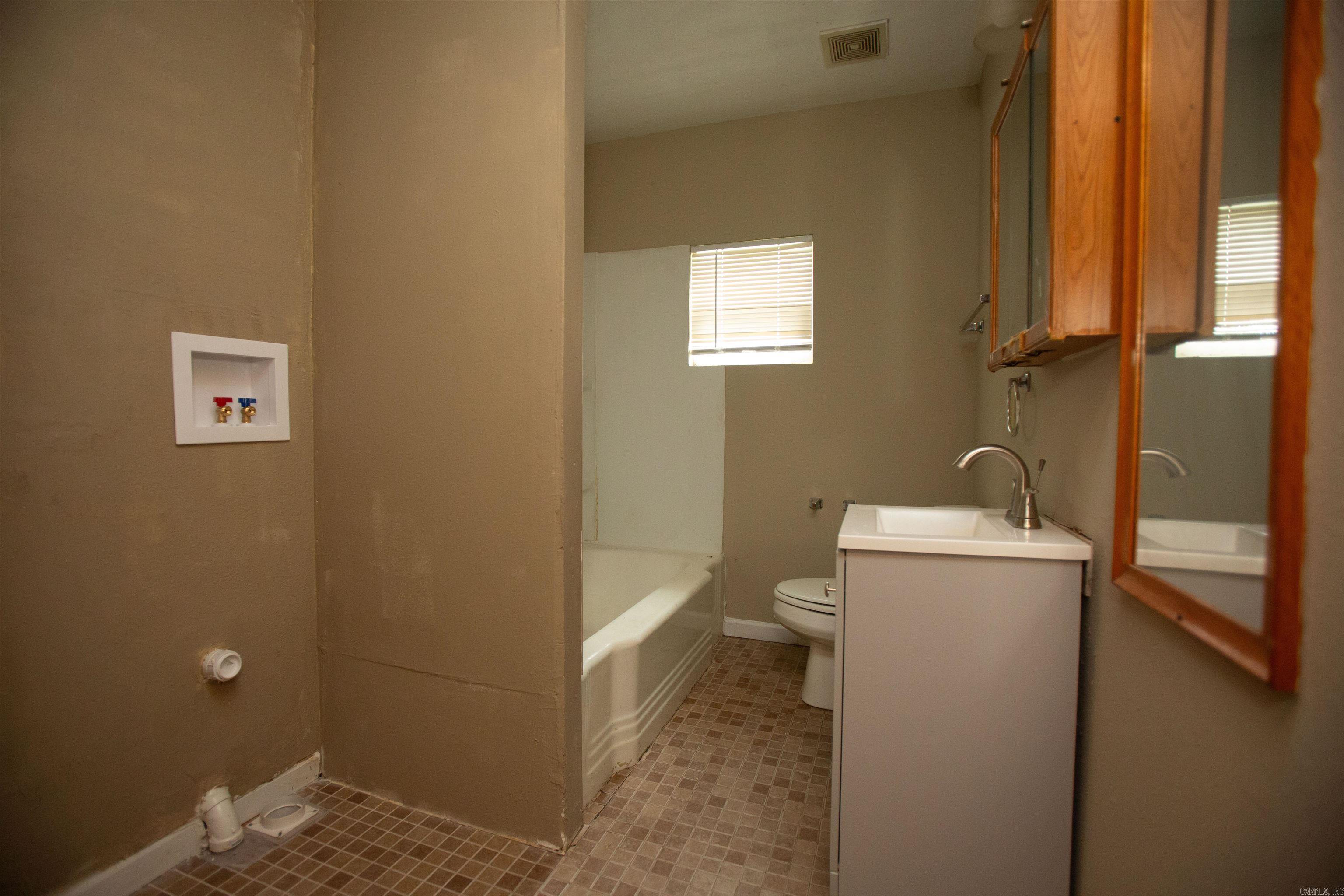 Queen Manor - Residential Lease