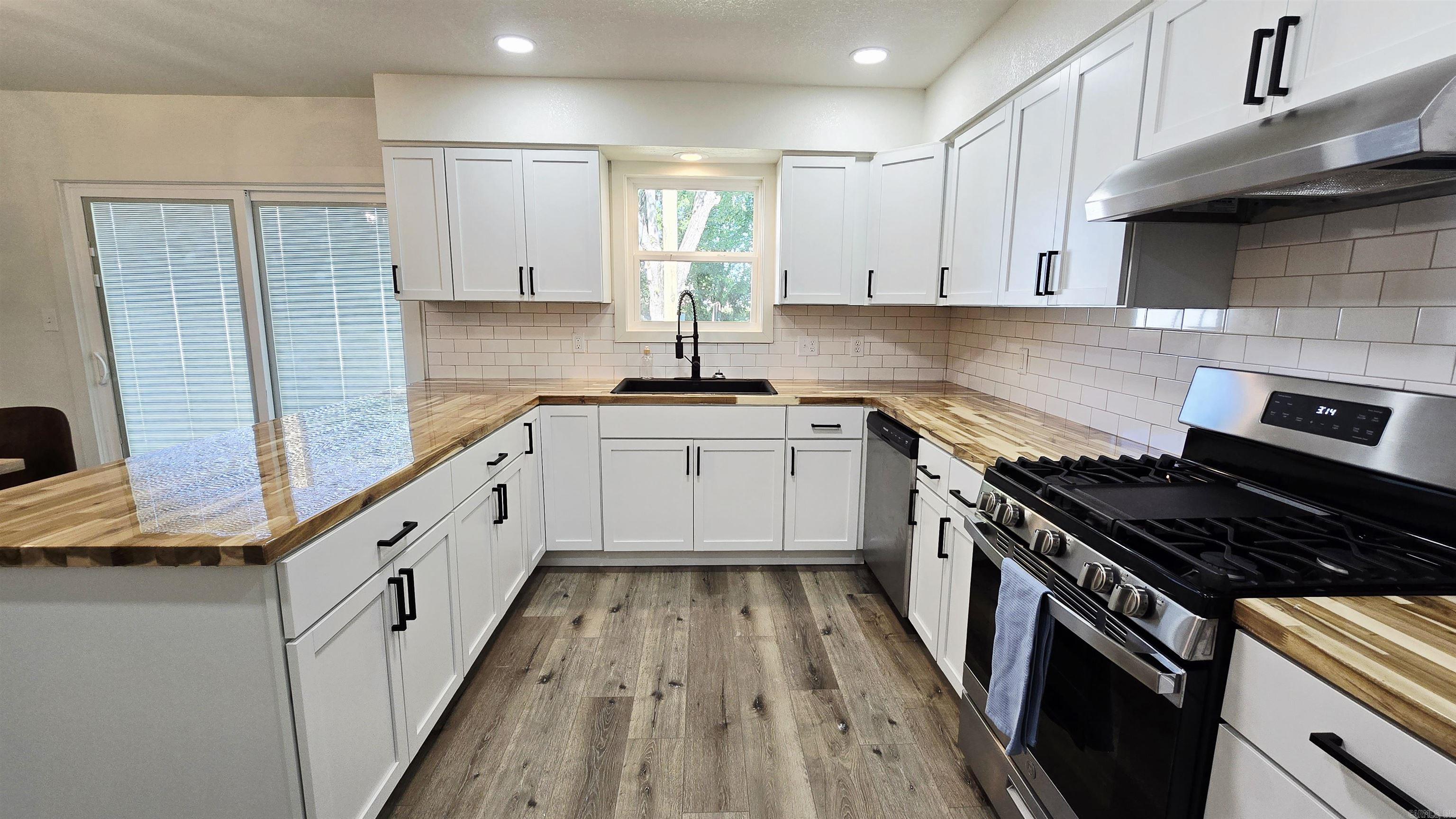 BREEZE HILLS - Residential