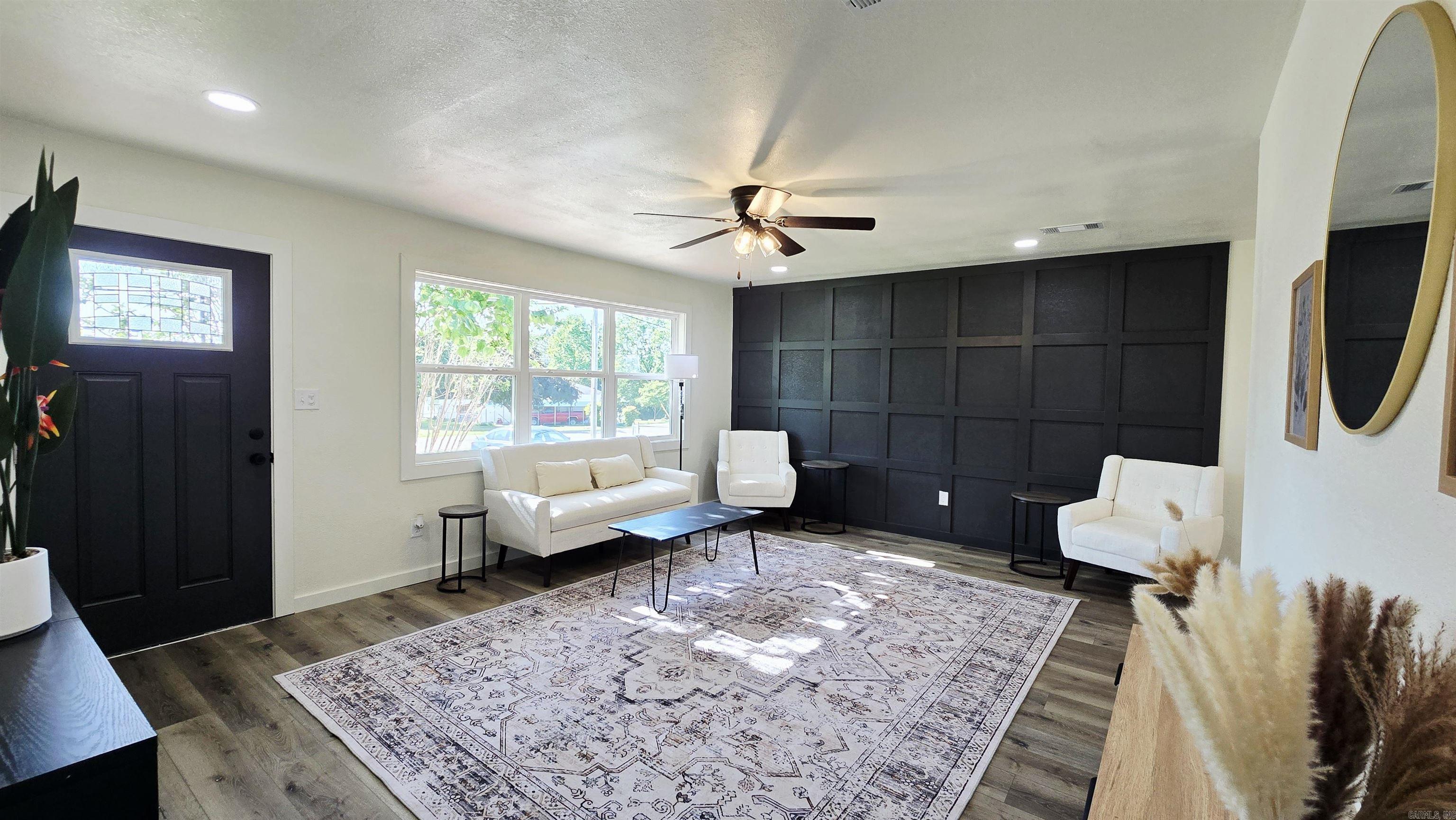 BREEZE HILLS - Residential