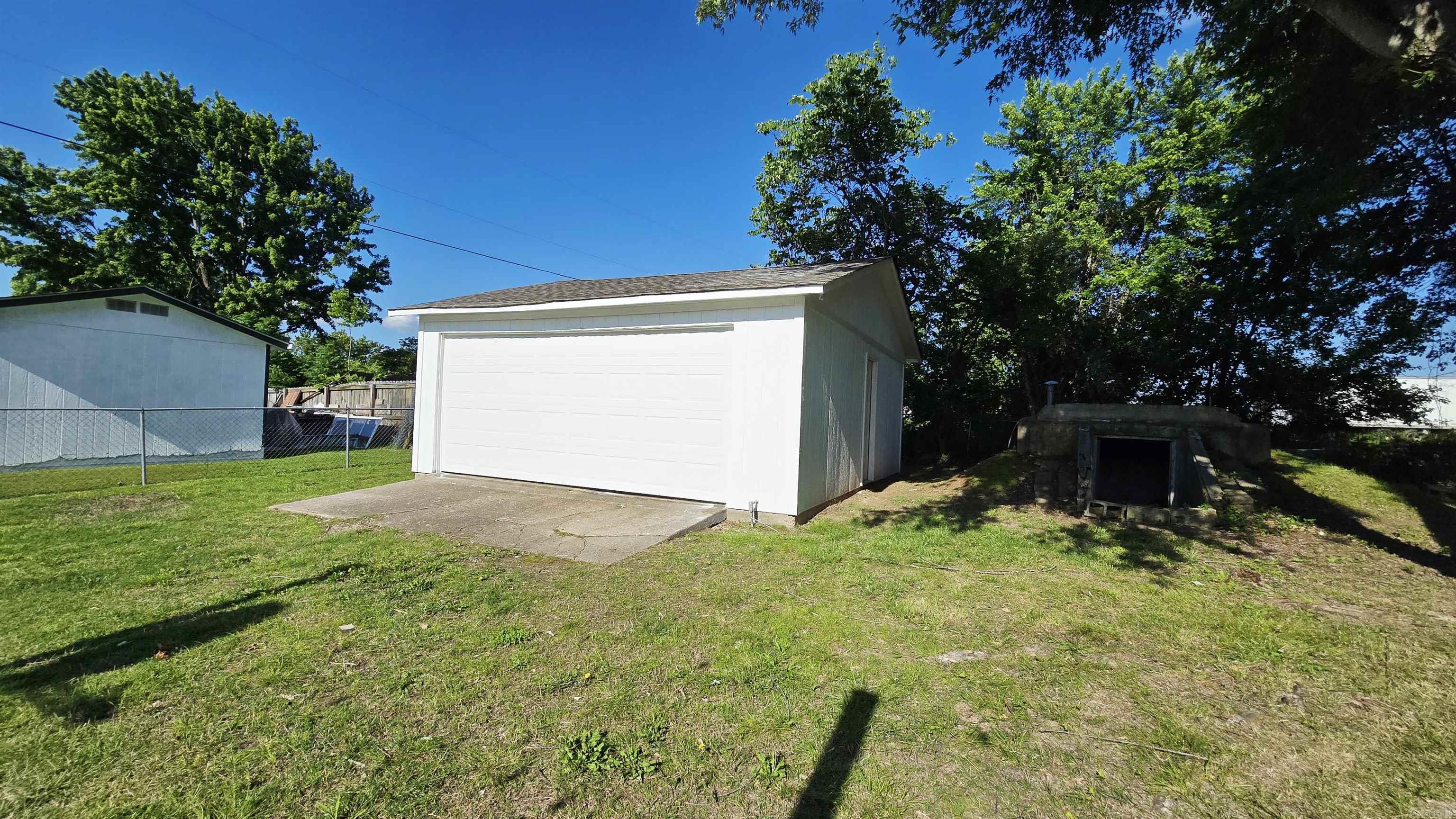 BREEZE HILLS - Residential